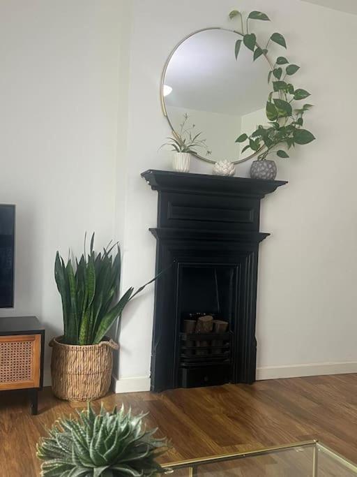 Beautiful 1 Bedroom House With Garden Londen