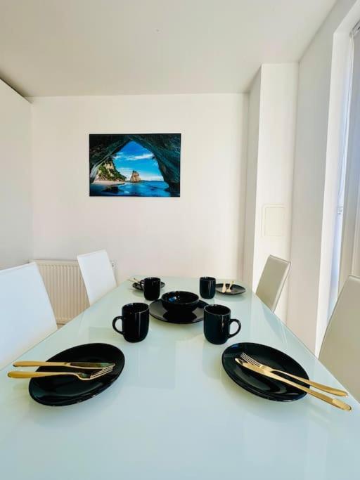Stylish In Zone 2 Appartement