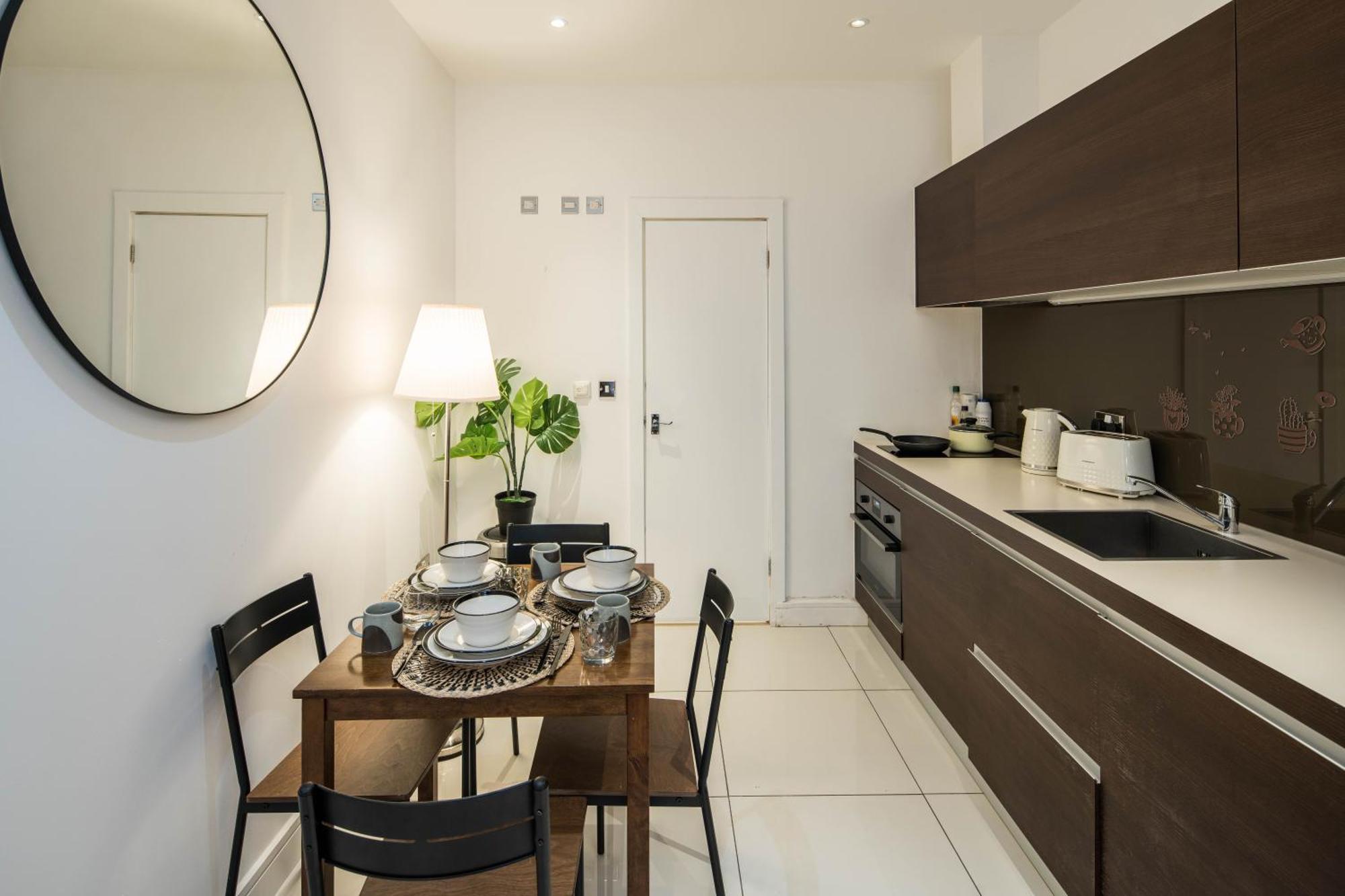 Al Central-soho-chinatown-coventgarden-cozy-onebed * London