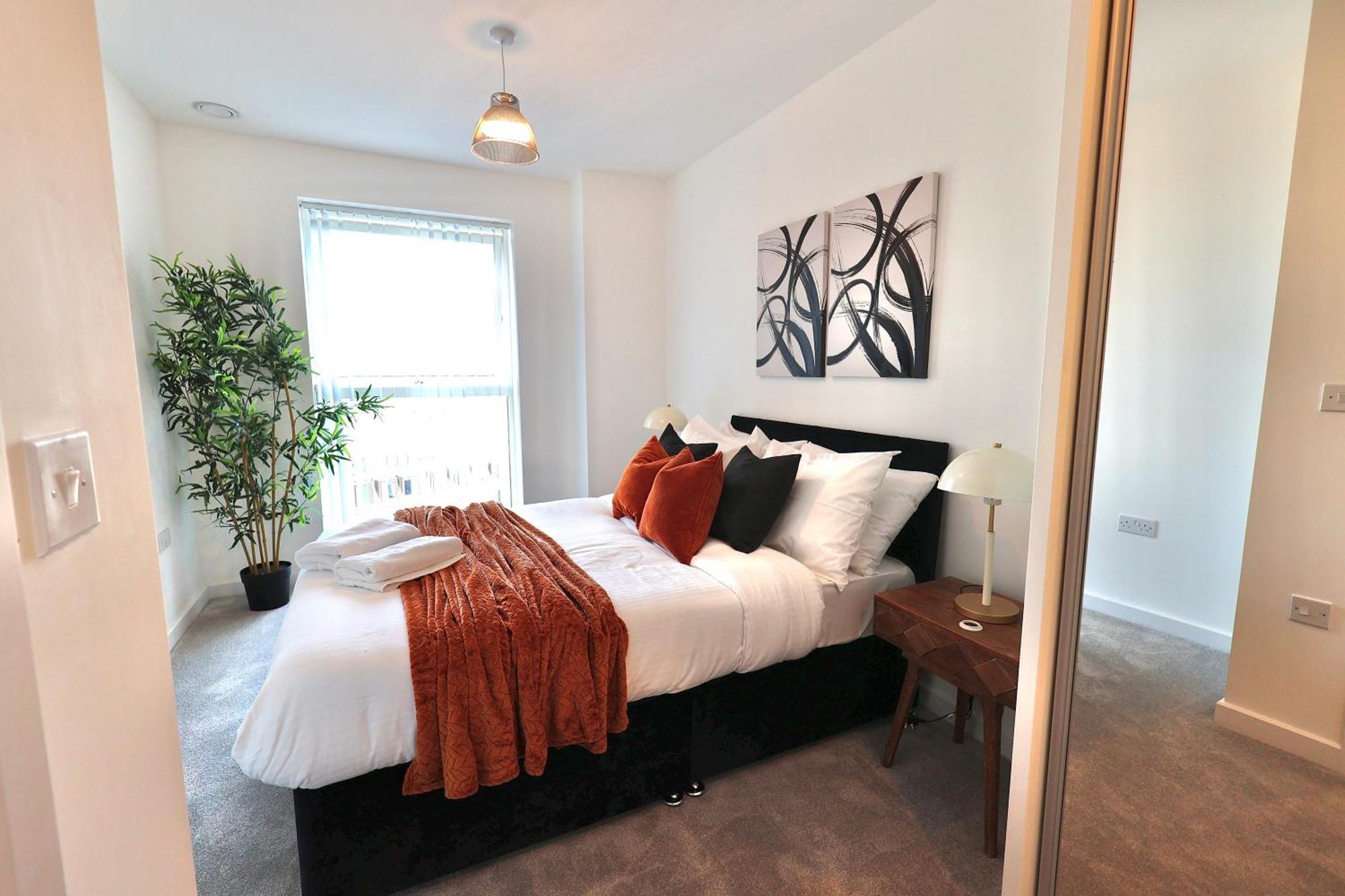 Superluxury-brandnew-newdevelopment-westfieldmall-hollandpark-kensington