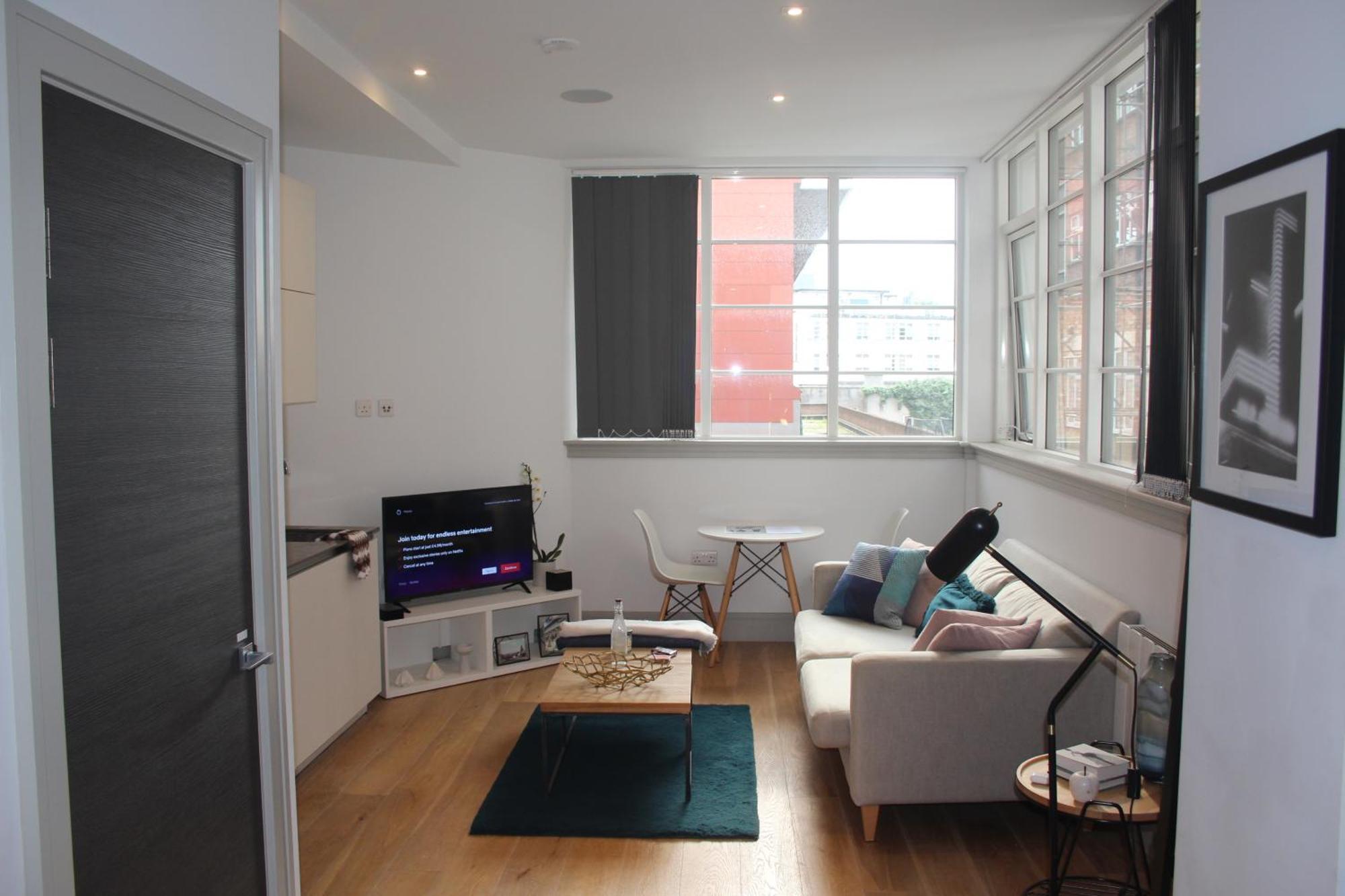 Entire Flat Near Bridge Apartment *