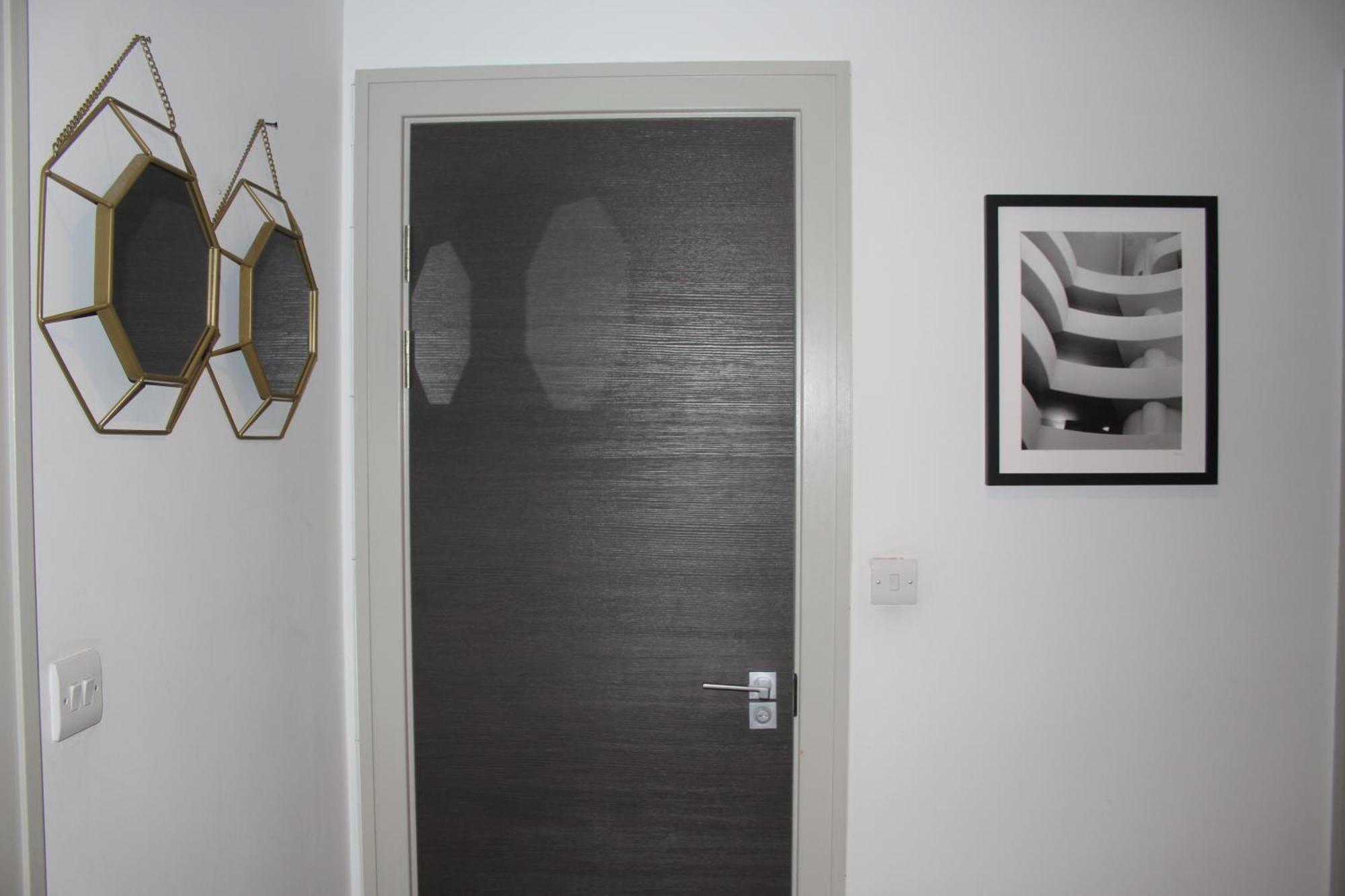 Entire Flat Near Bridge Apartment
