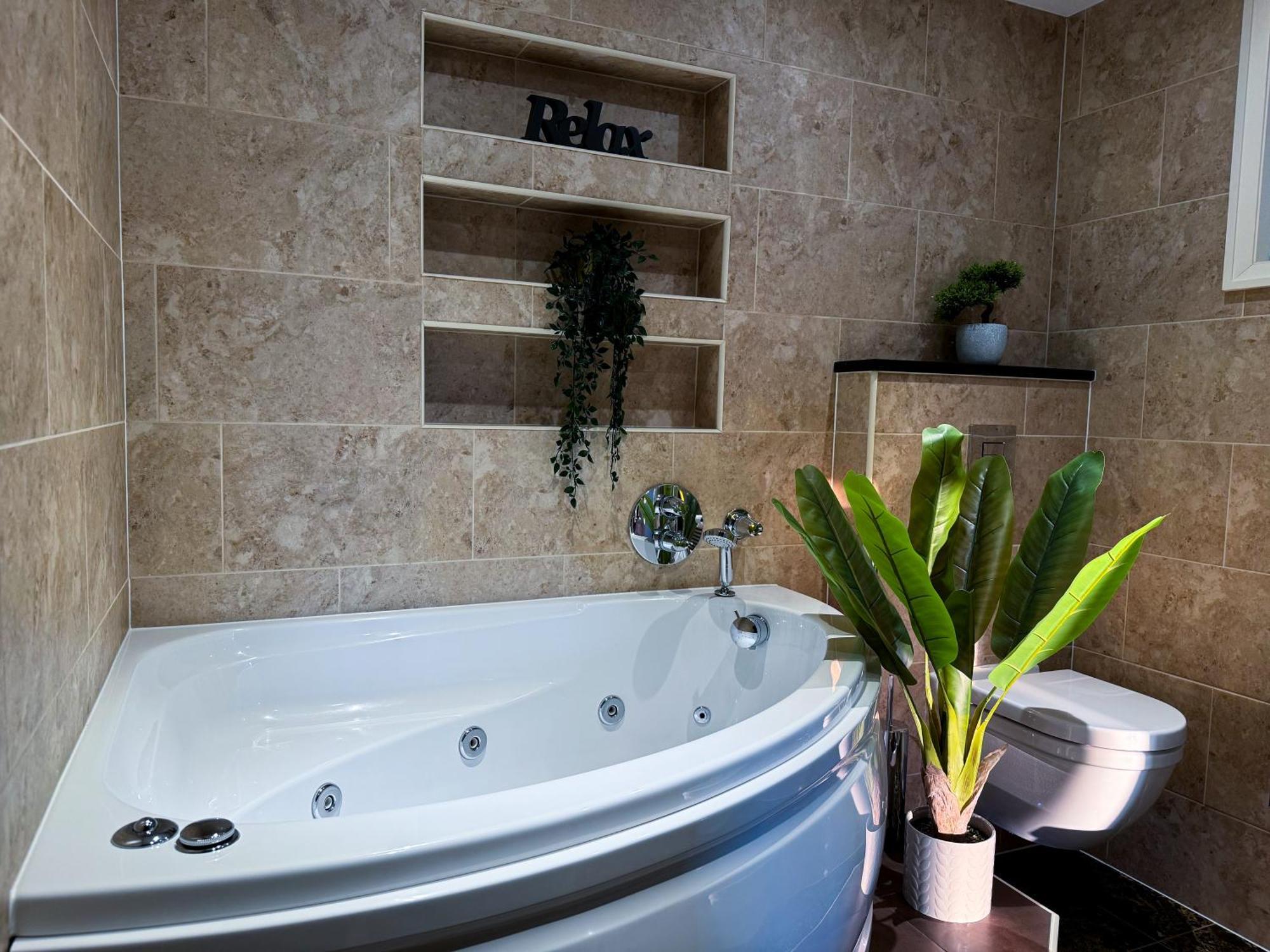 Luxurious 3bed House With Bath & Garden