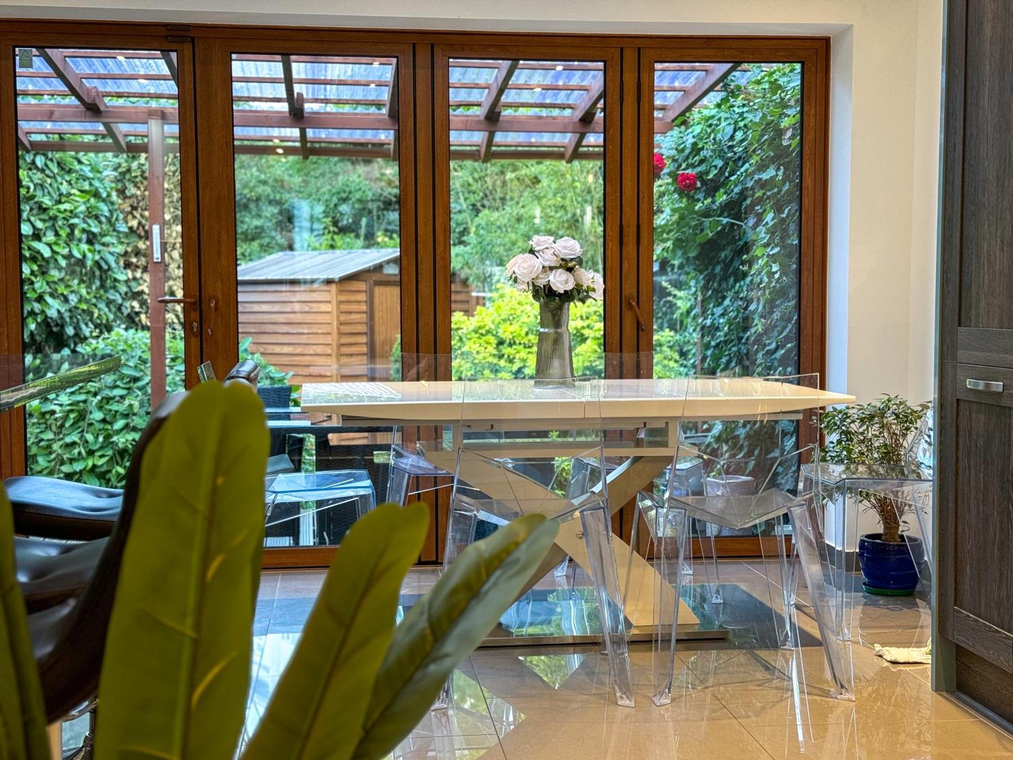 Luxurious 3bed House With Bath & Garden Holiday home London