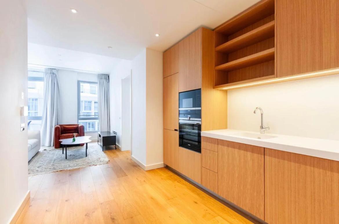 Apartamento Spacious 2 Bed 2 Bath Battersea Powerstation Londres