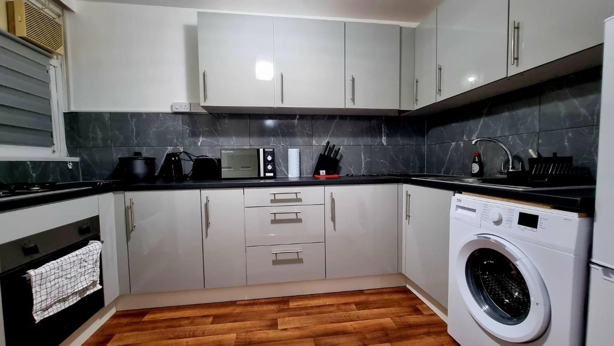 Appartement Amazing 1 Bed Entire Flat With Separate Living And Kitchen In With Free Parking *