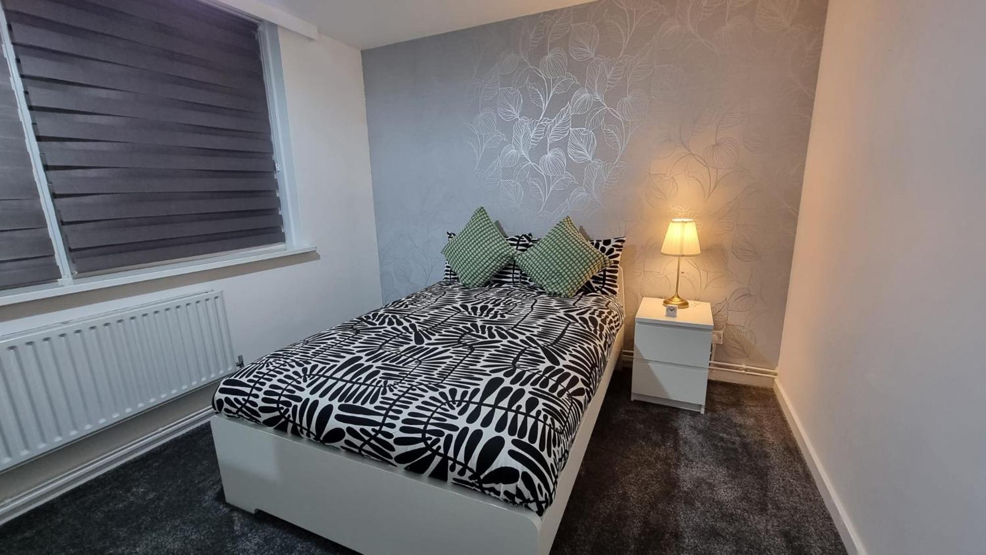 Amazing 1 Bed Entire Flat With Separate Living And Kitchen In With Free Parking Appartement Londen