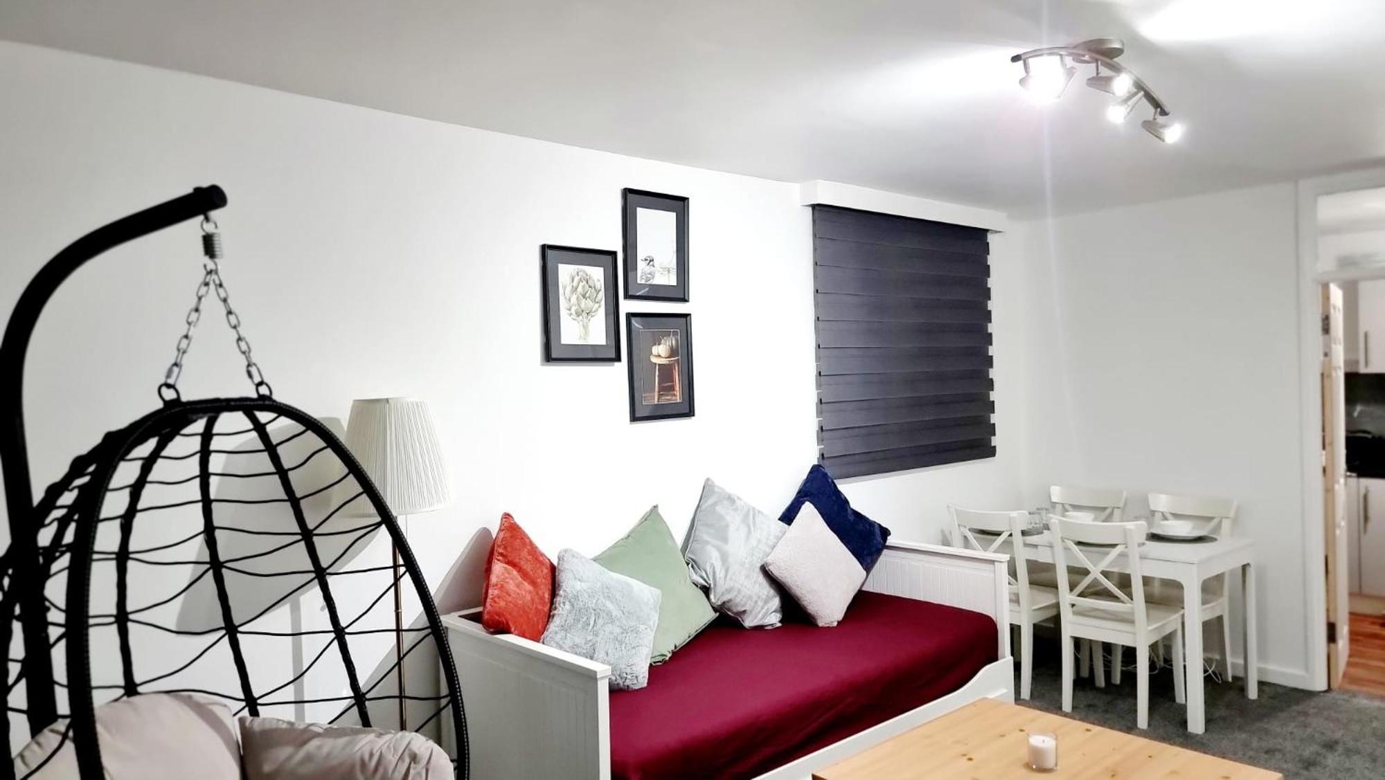 Amazing 1 Bed Entire Flat With Separate Living And Kitchen In With Free Parking Appartement *