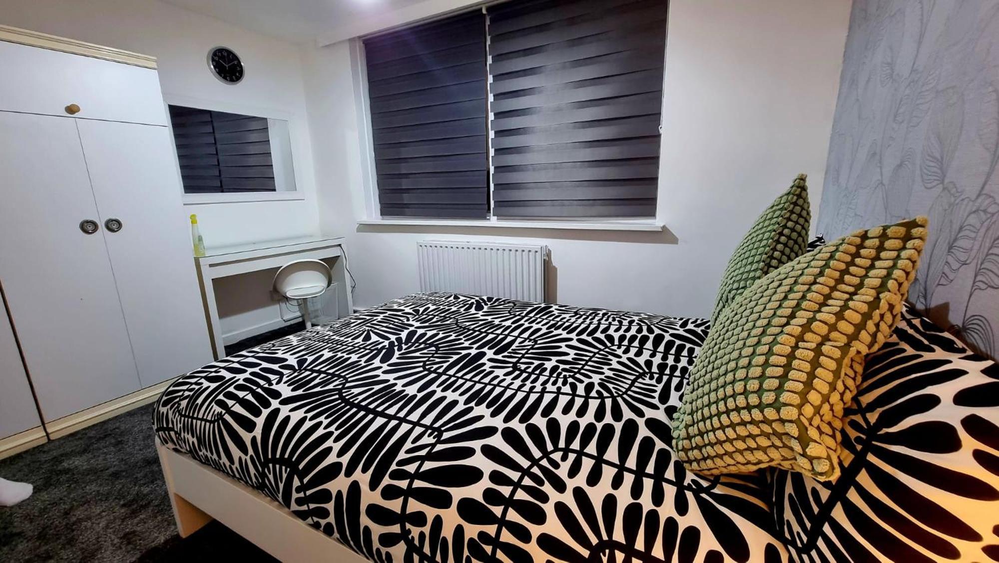 Appartement Amazing 1 Bed Entire Flat With Separate Living And Kitchen In With Free Parking *