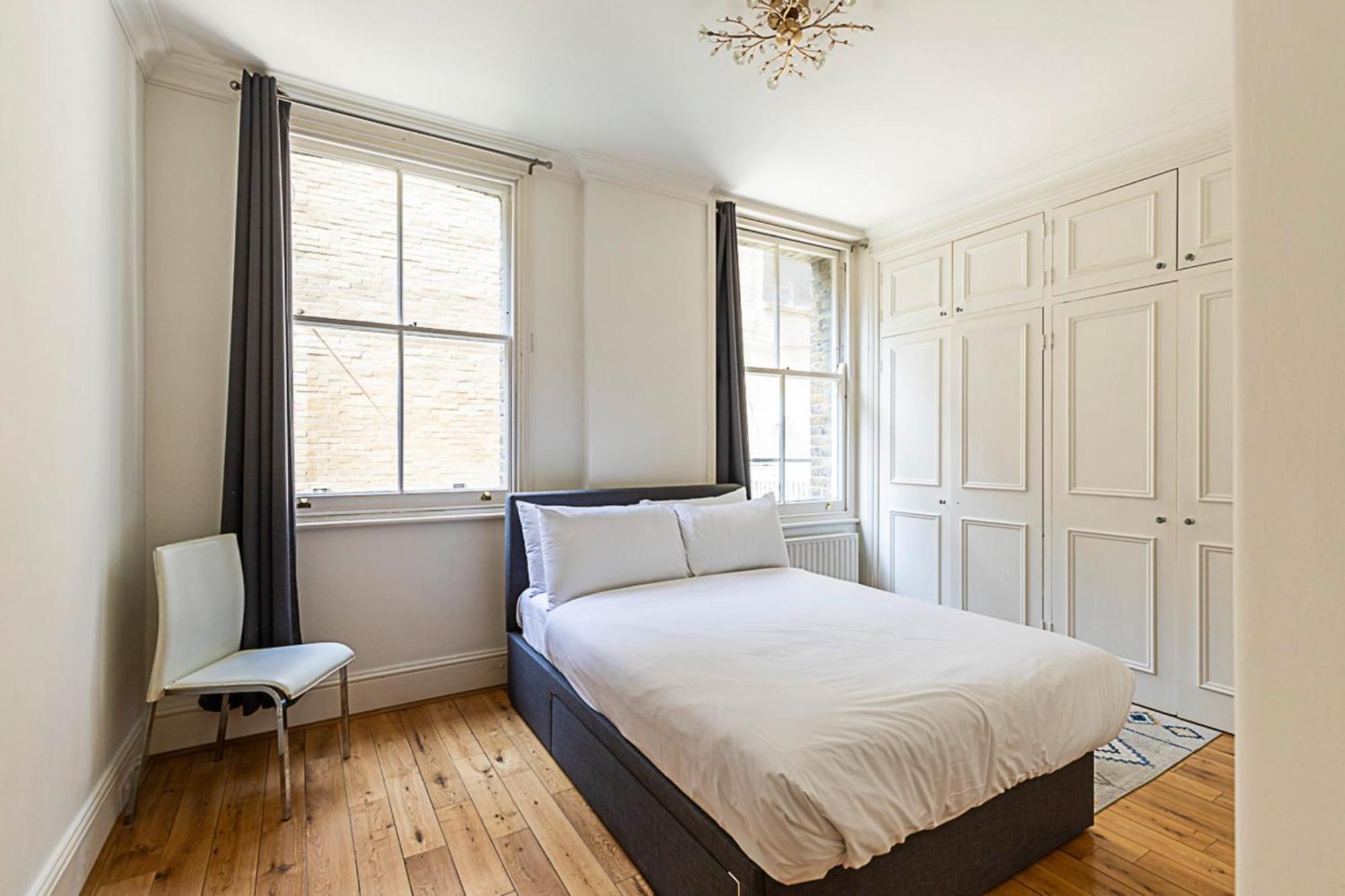 Kensington Tranquility Elegant Two-bed Retreat *