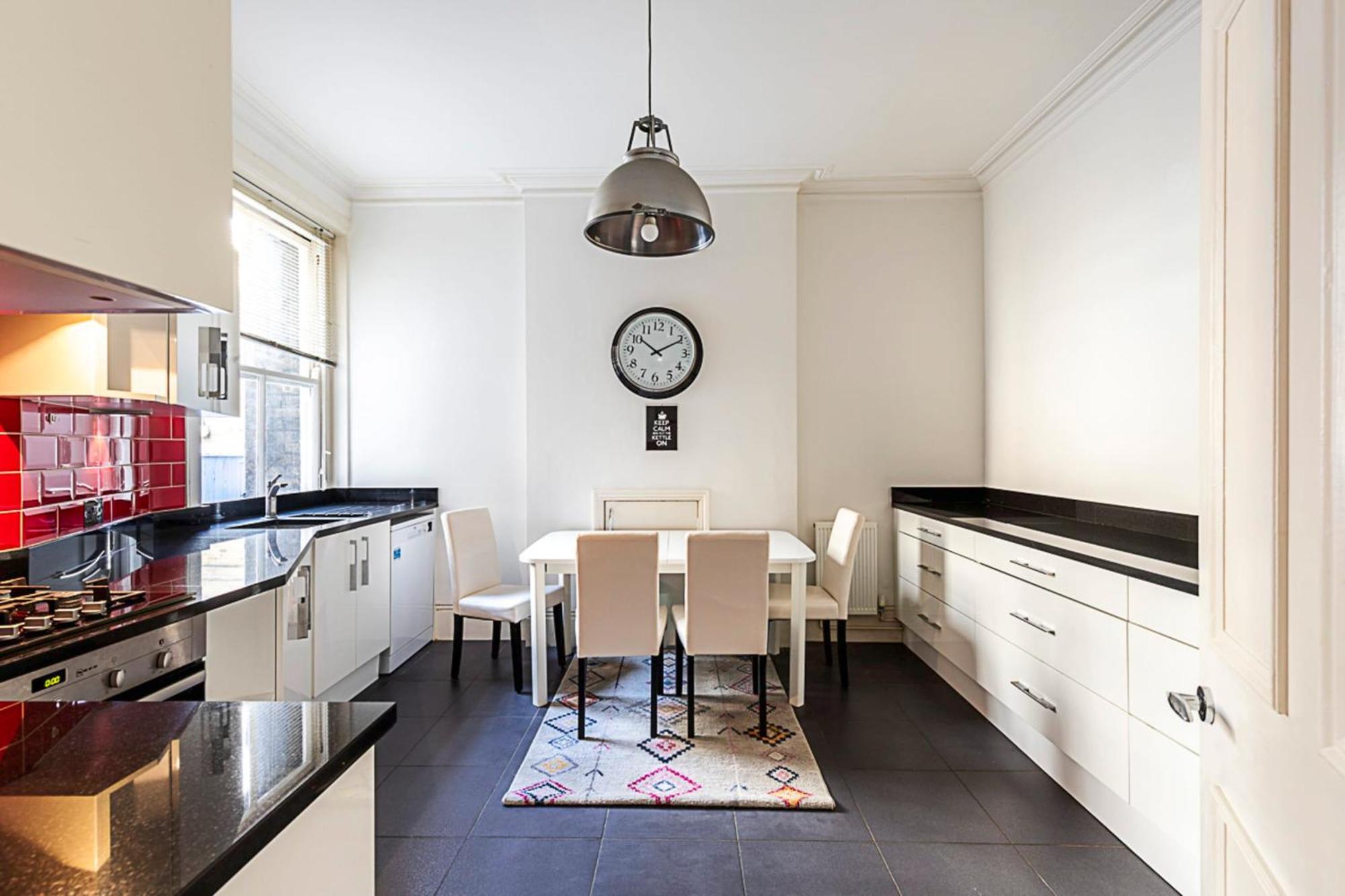 Apartment Kensington Tranquility Elegant Two-bed Retreat London