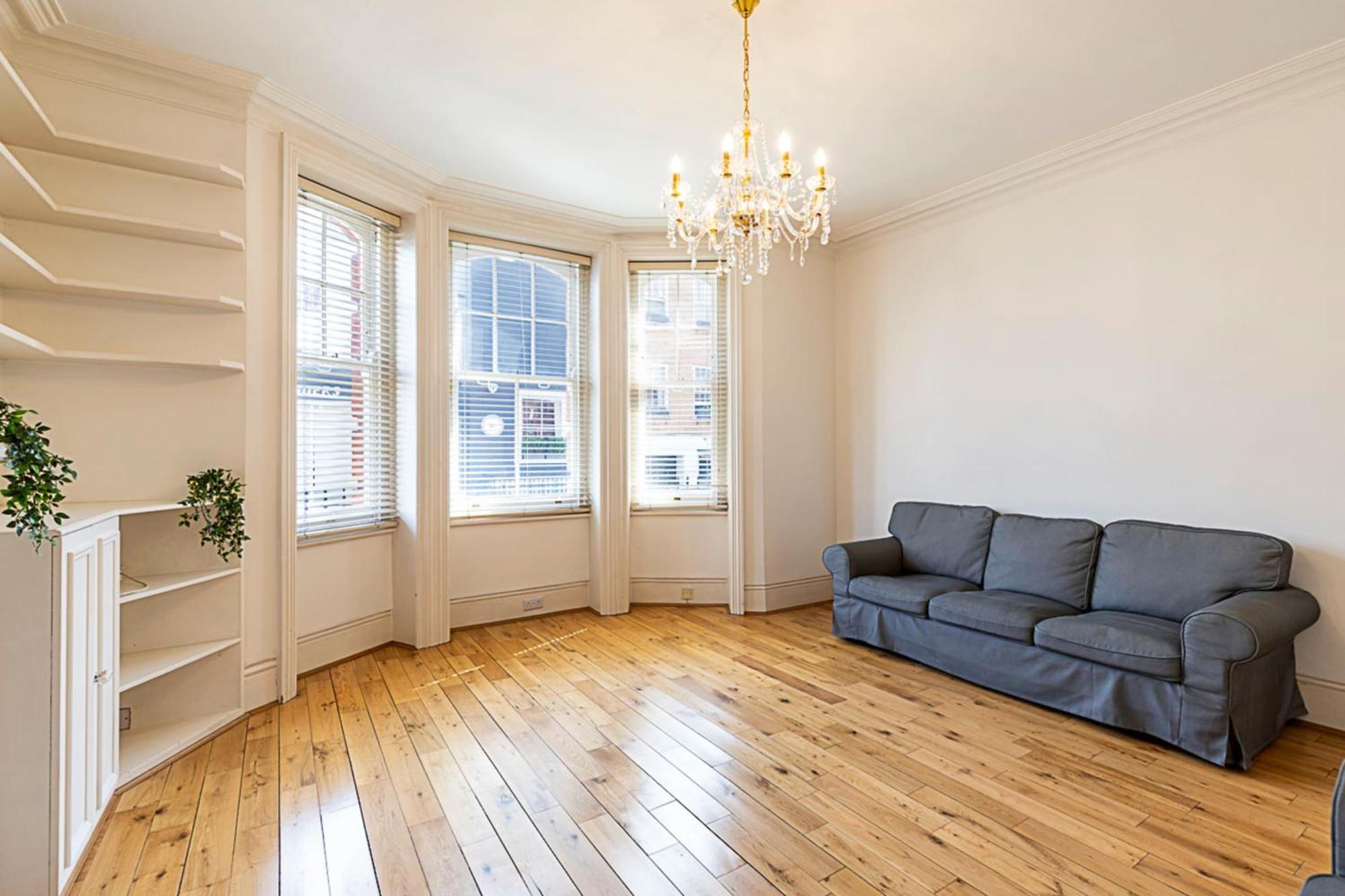 Kensington Tranquility Elegant Two-bed Retreat Apartment