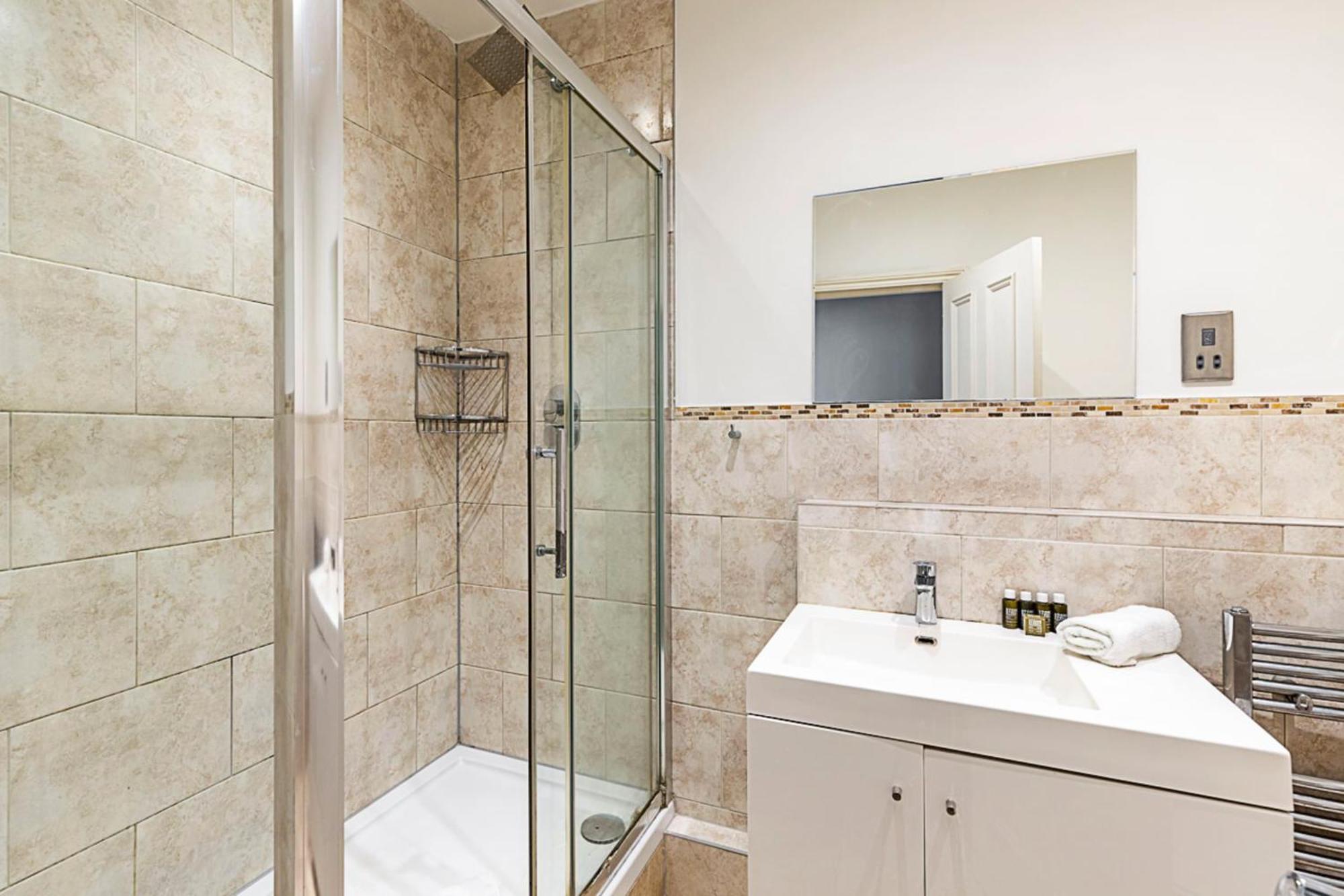 Apartment Kensington Tranquility Elegant Two-bed Retreat