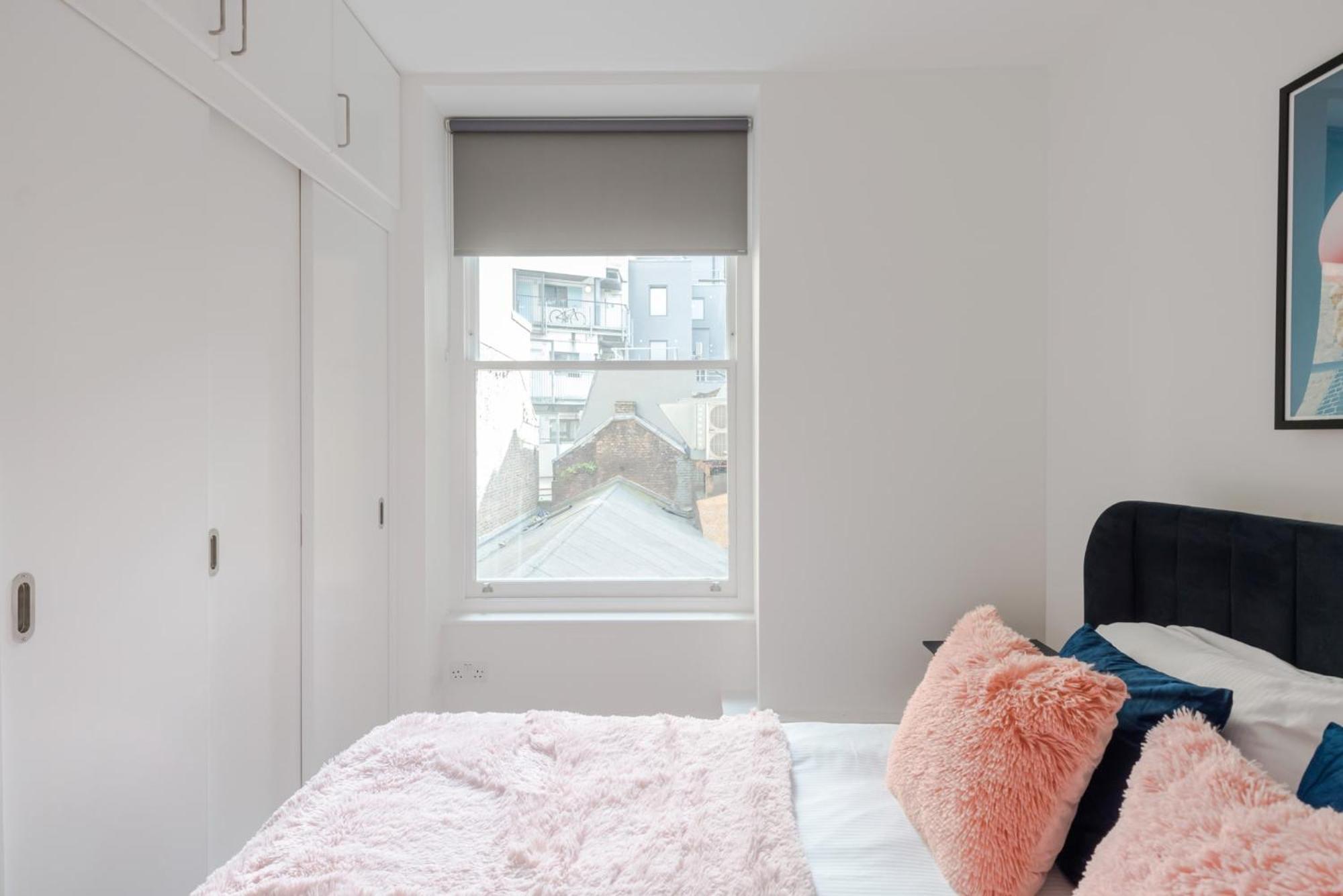 The Flirty Chambers - Fitzrovia - By Frankie Says Londres