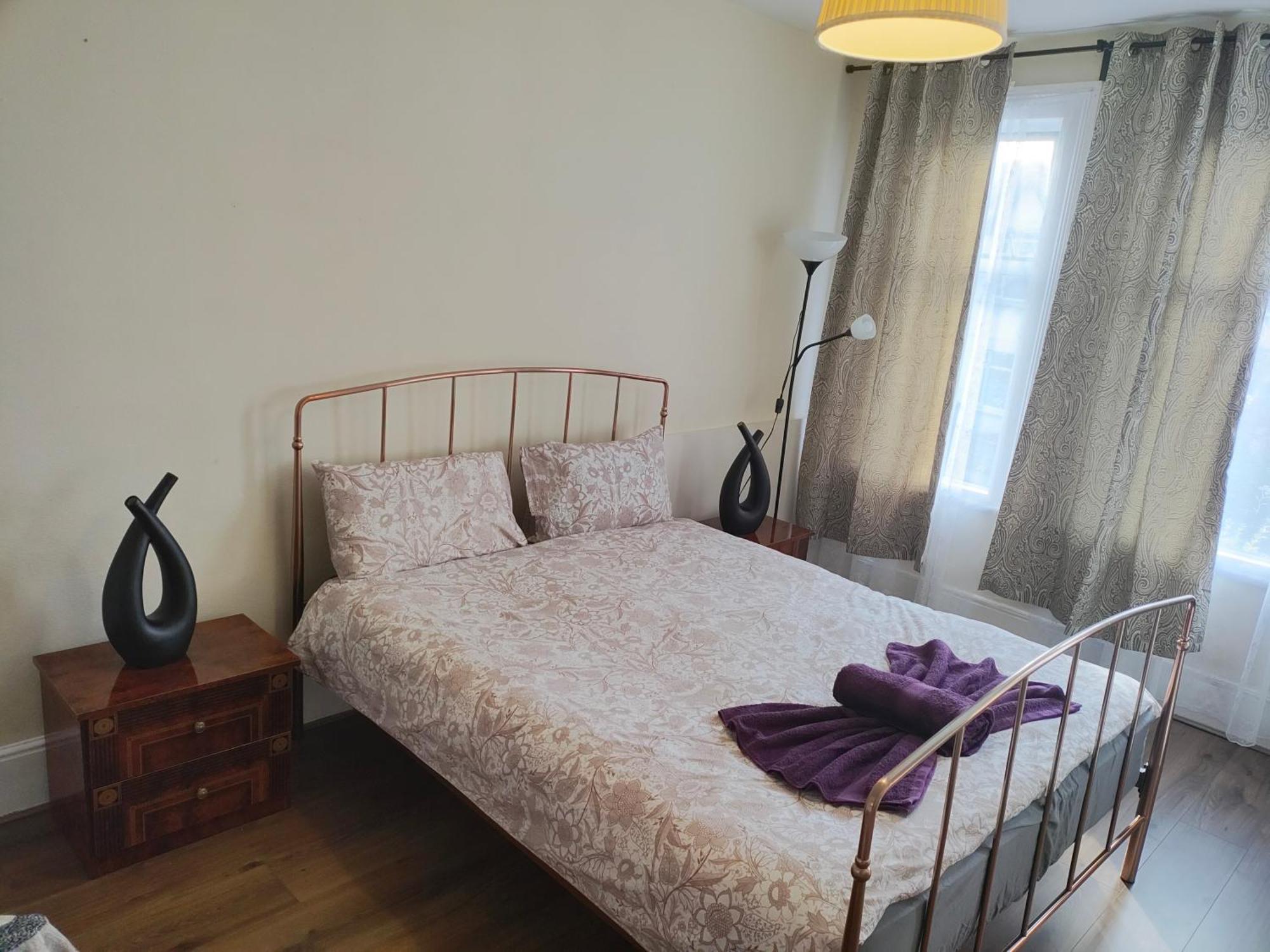 Elegant King Bed Get Away