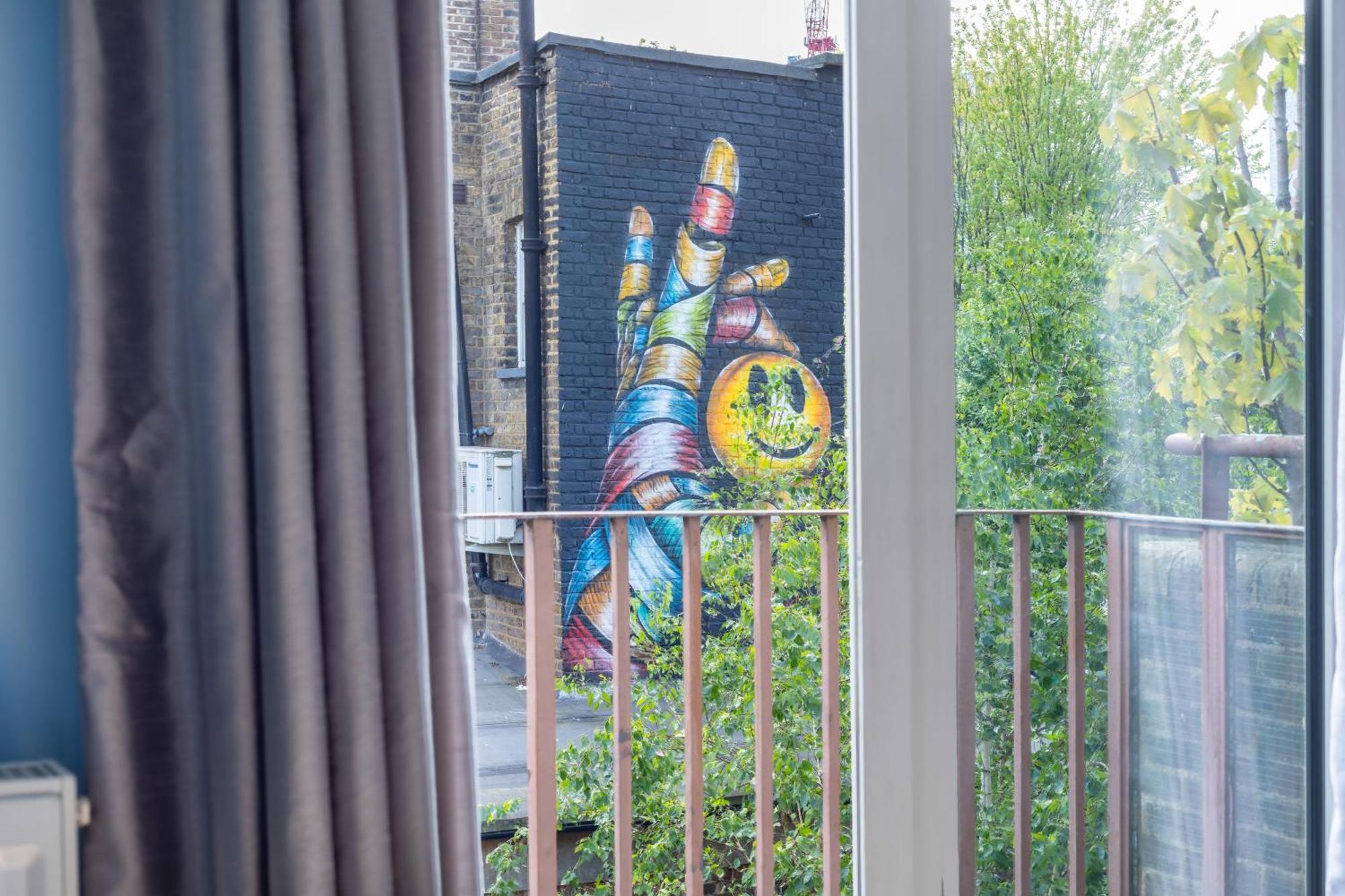 Magnificent 3br With Balcony Apartamento Londres