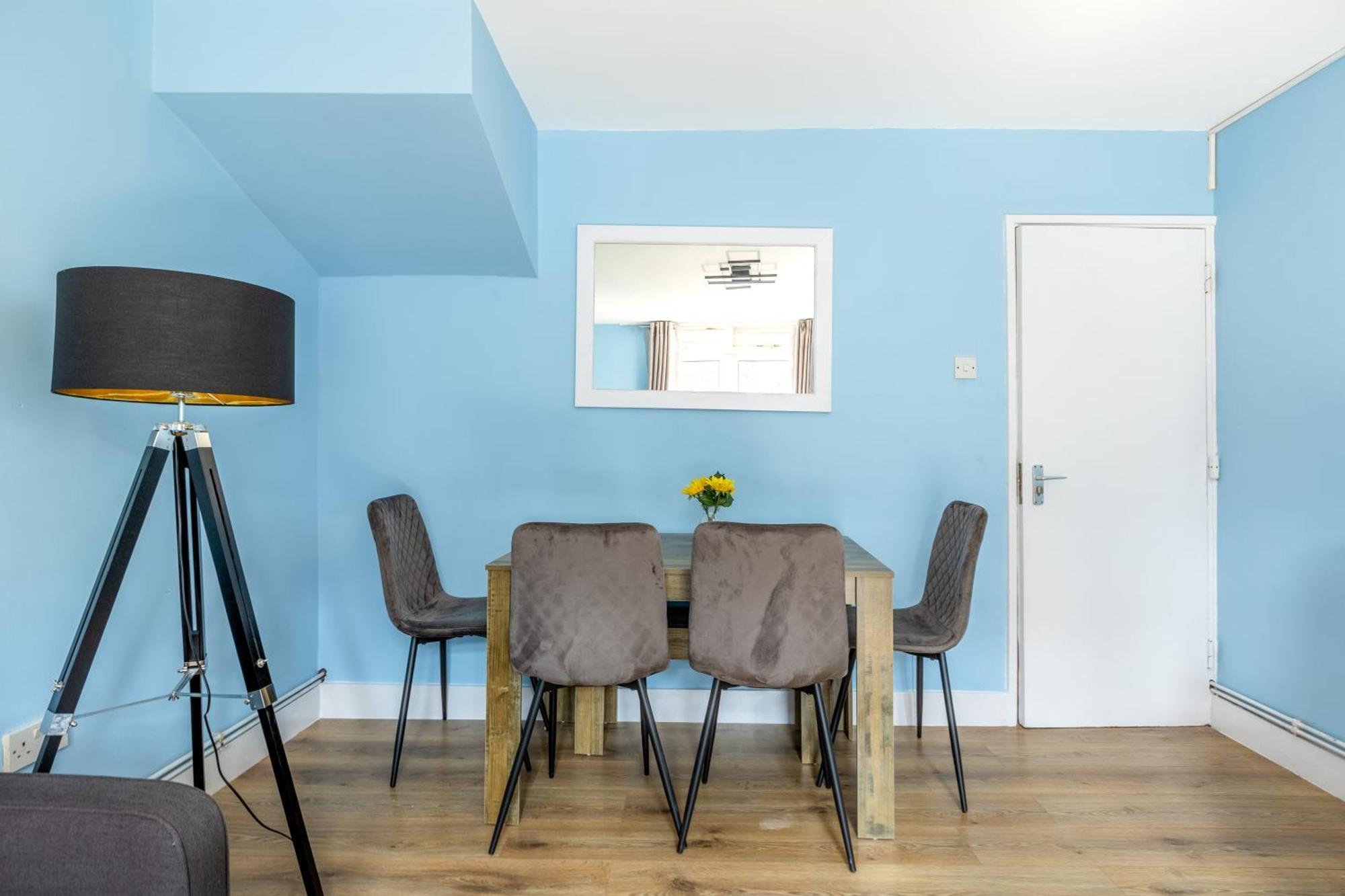 Magnificent 3br With Balcony