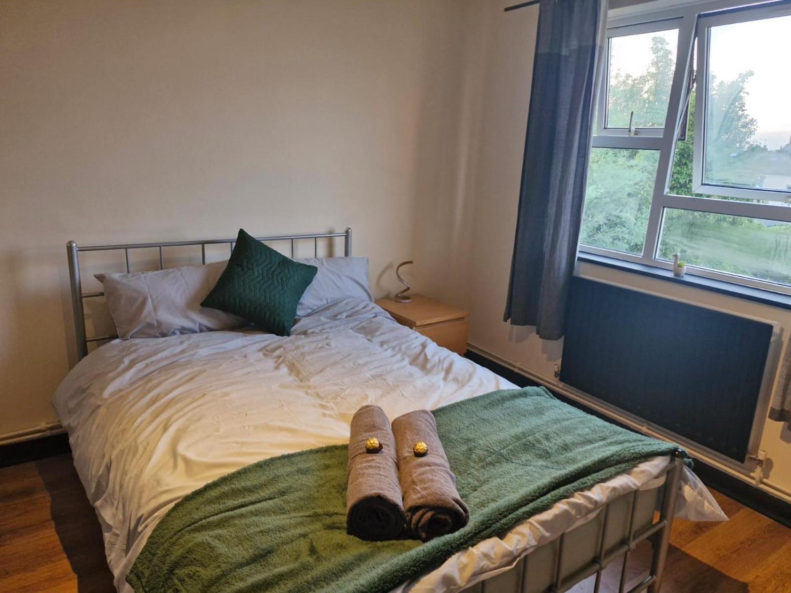 Apartamento Elegant & Spacious 2-bedroom In Wimbledon *