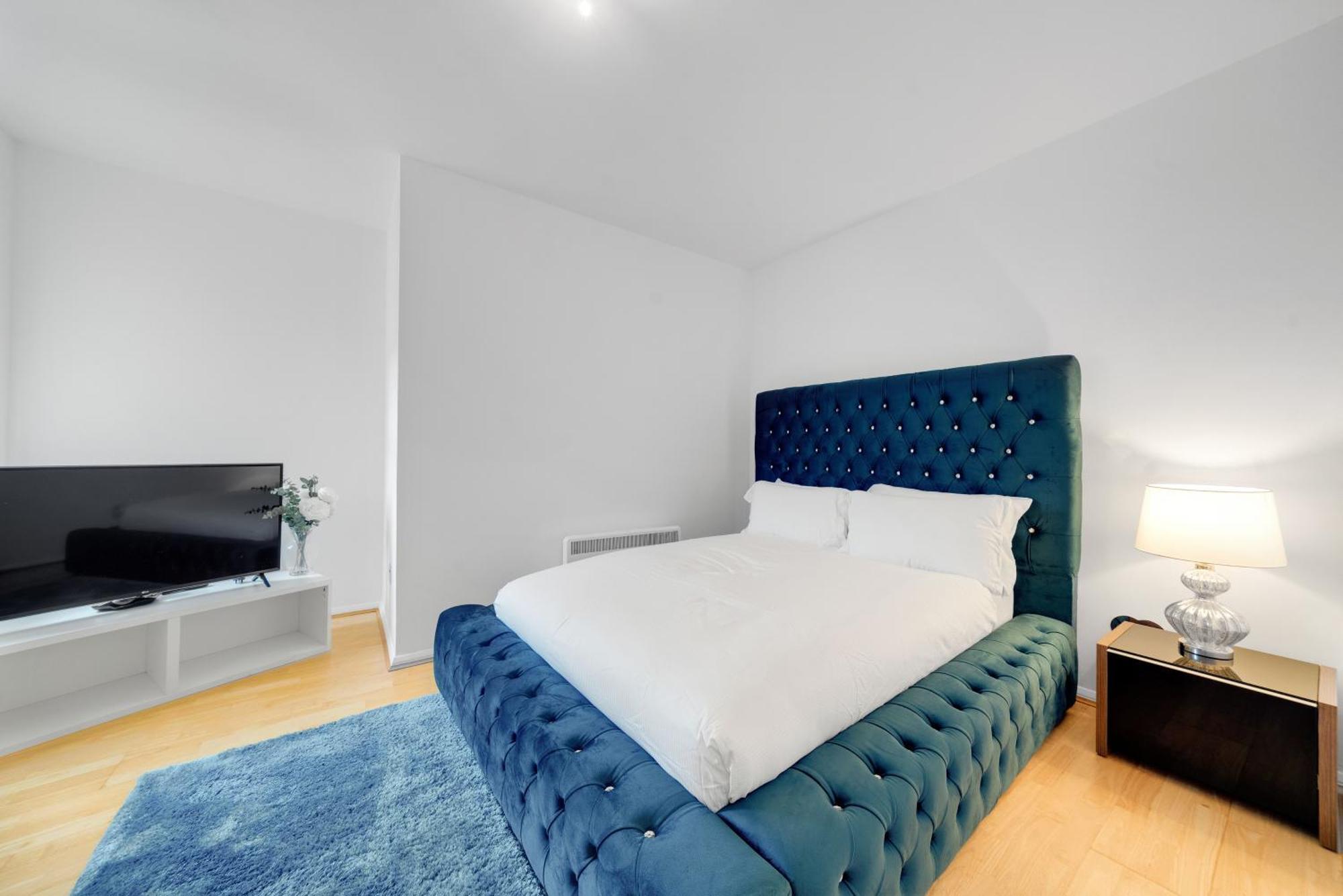 Spacious Two Bedroom Private In Tower Bridge Bridge