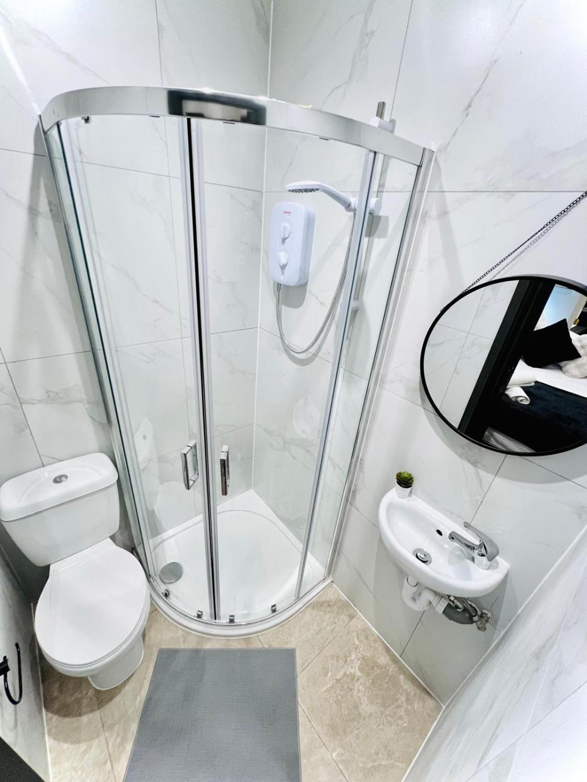 72 Center Location I Guest house London