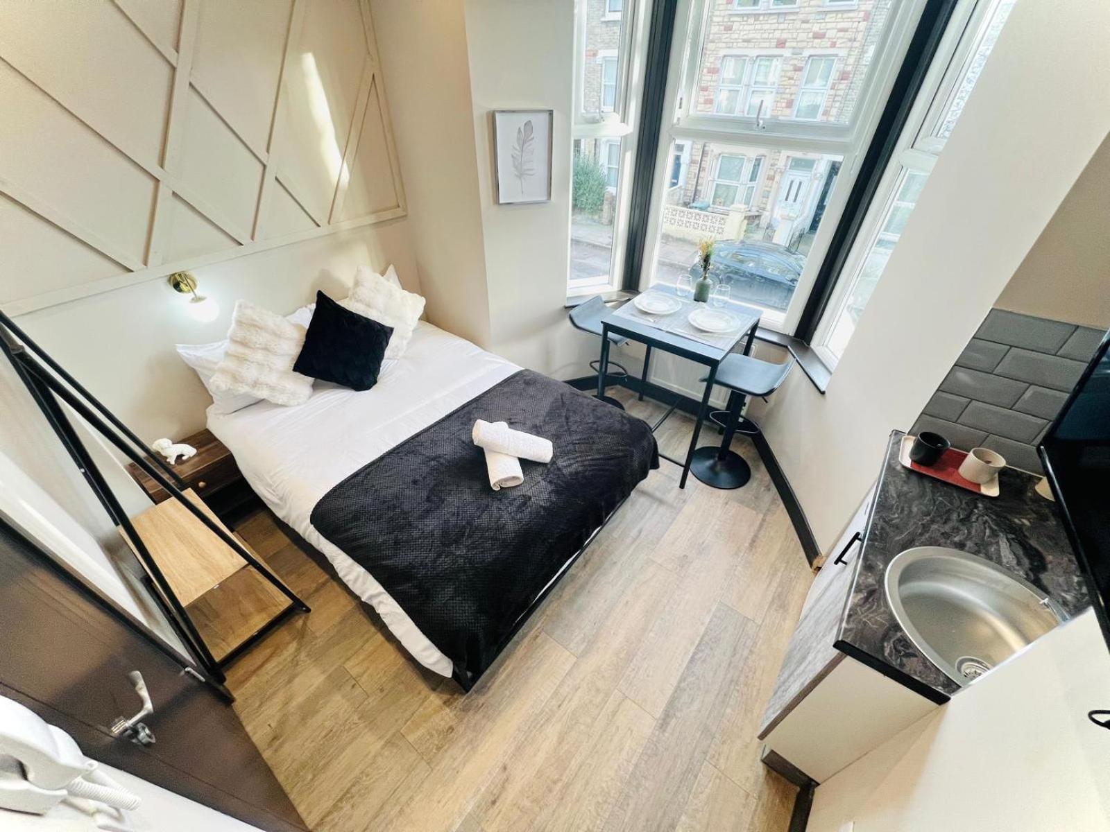 72 Center Location I Guest house