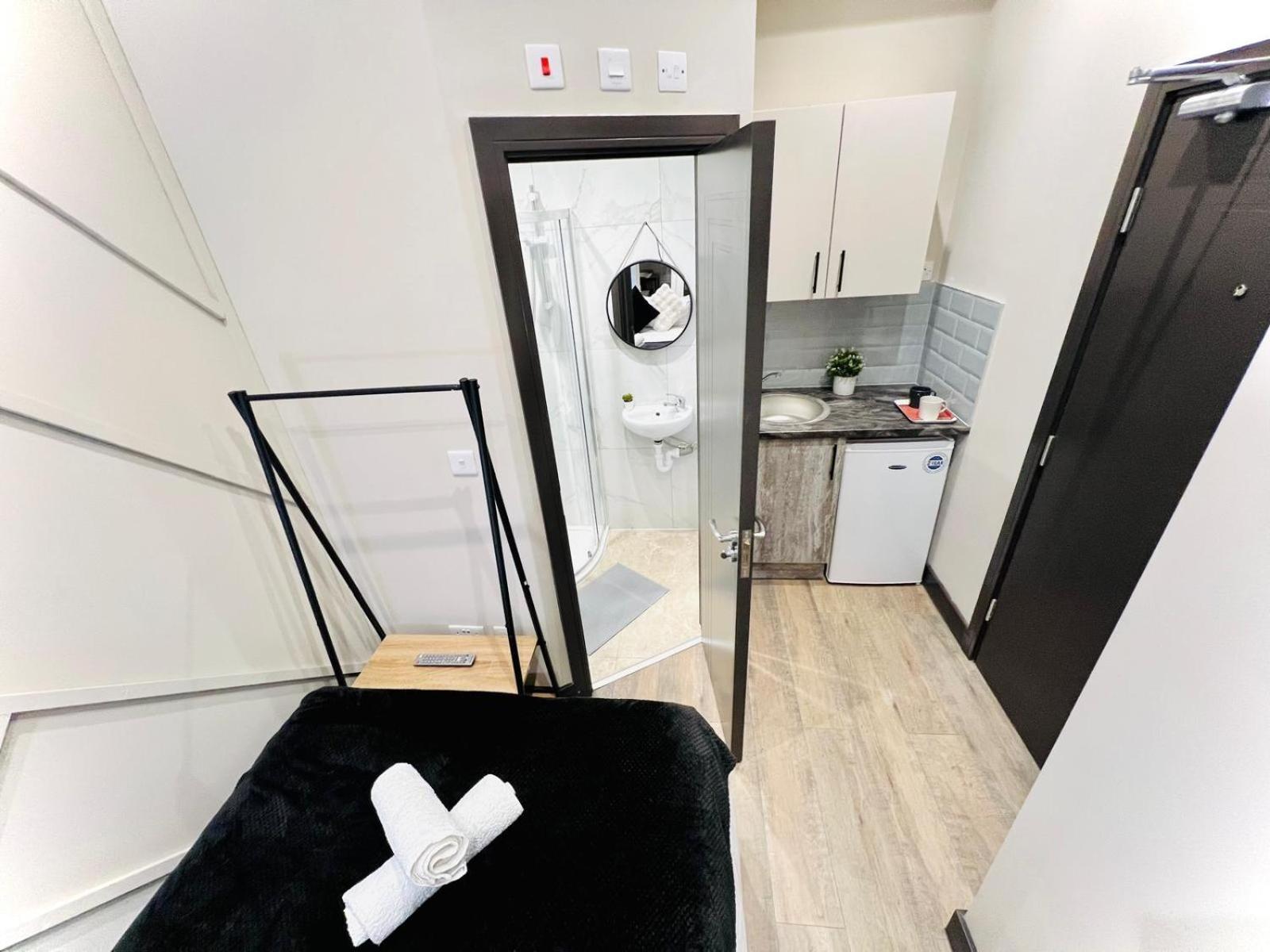 72 Center Location I London