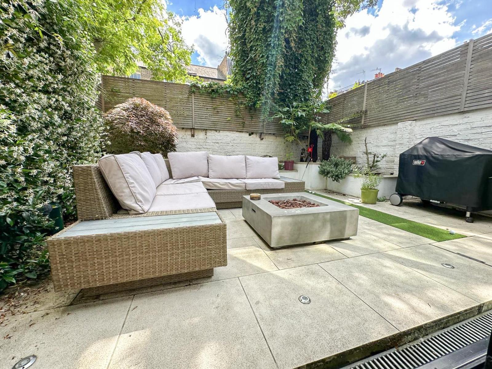 Apartamento Sleek 2 Bedroom Flat With Private Patio & Firepit In Shepherds Bush, Near Hammersmith *