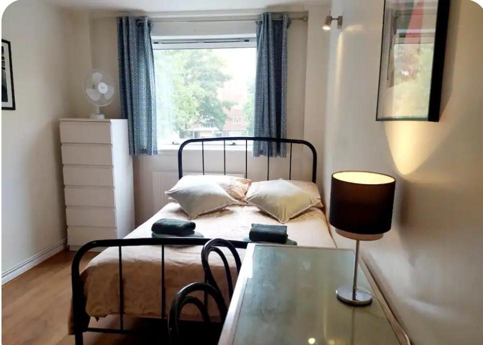 In Battersea Park Zone 1