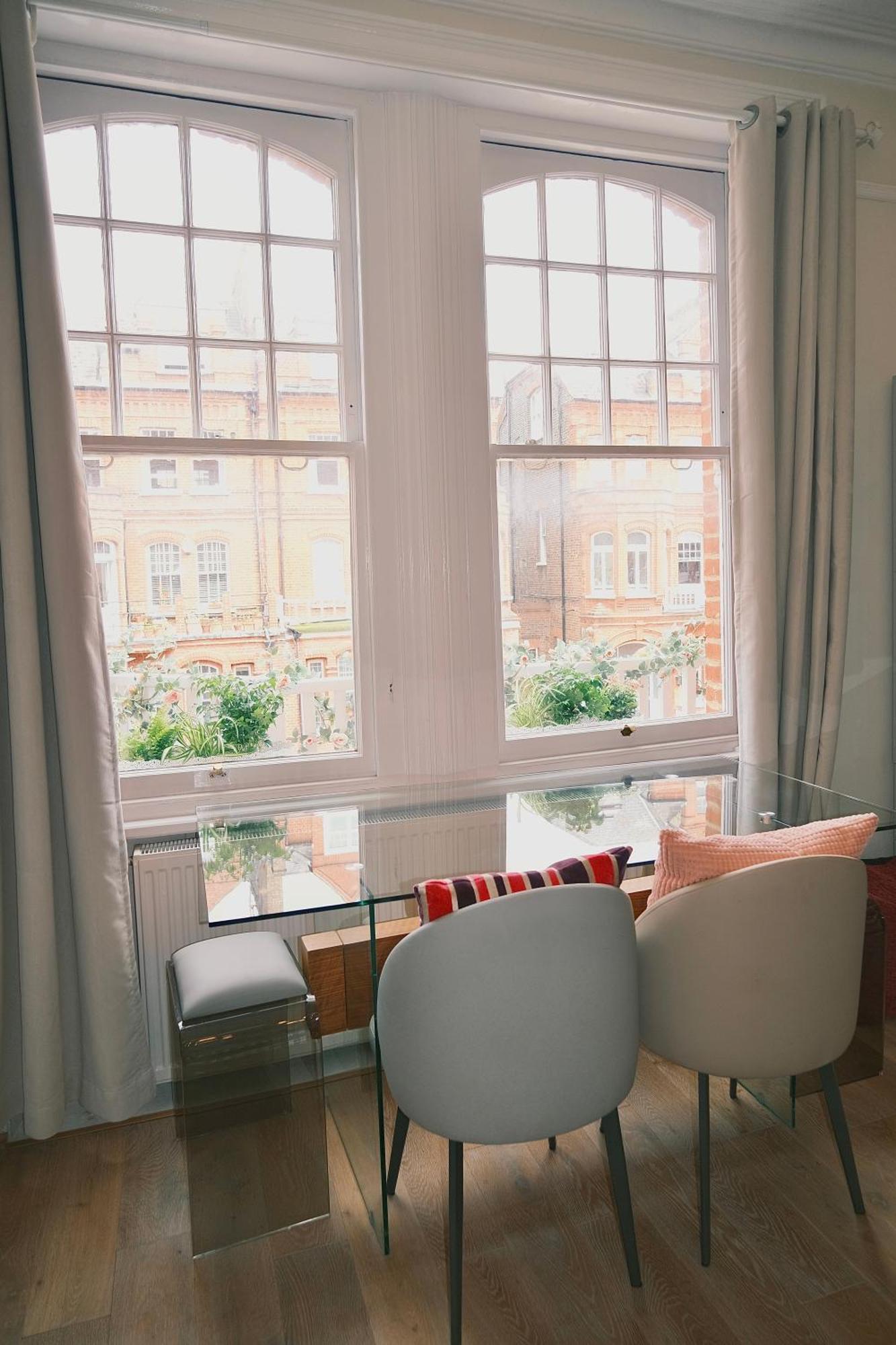 Apartment Kensington 1b1b With Sofa Double Bed Max 4 Guests