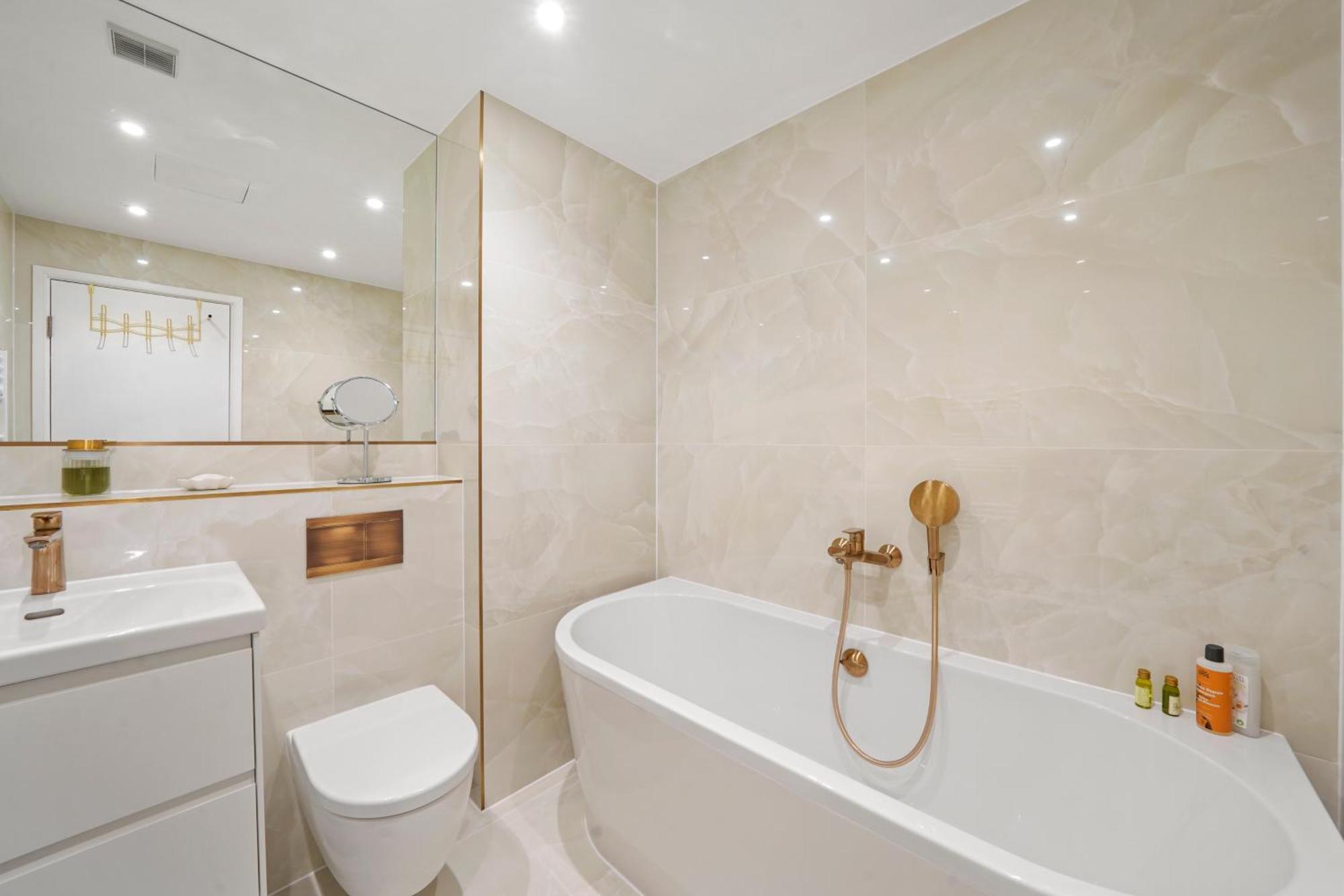 Flat 315, 33 Birtton Street