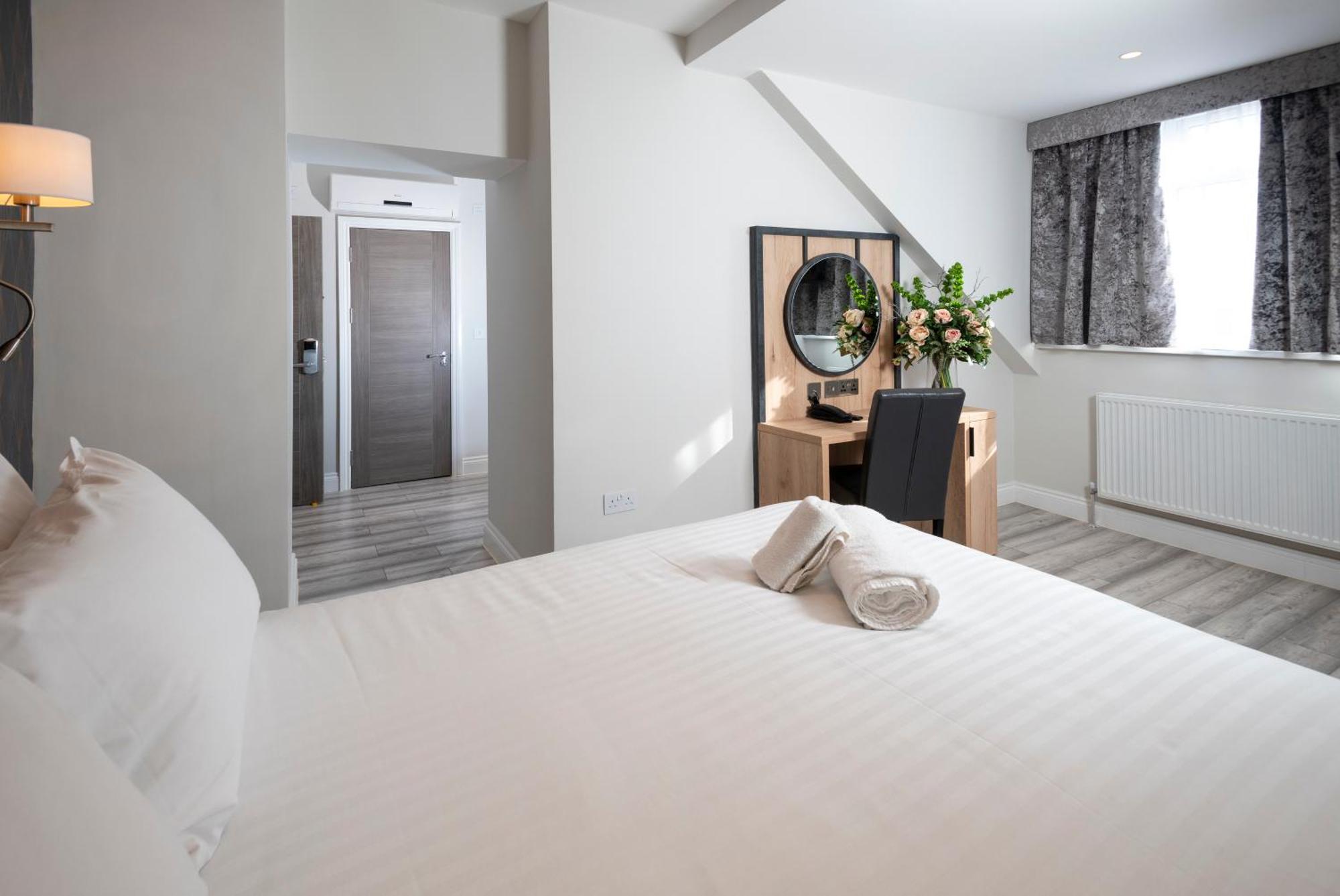 Western Chiswick Palace & 3* Londres