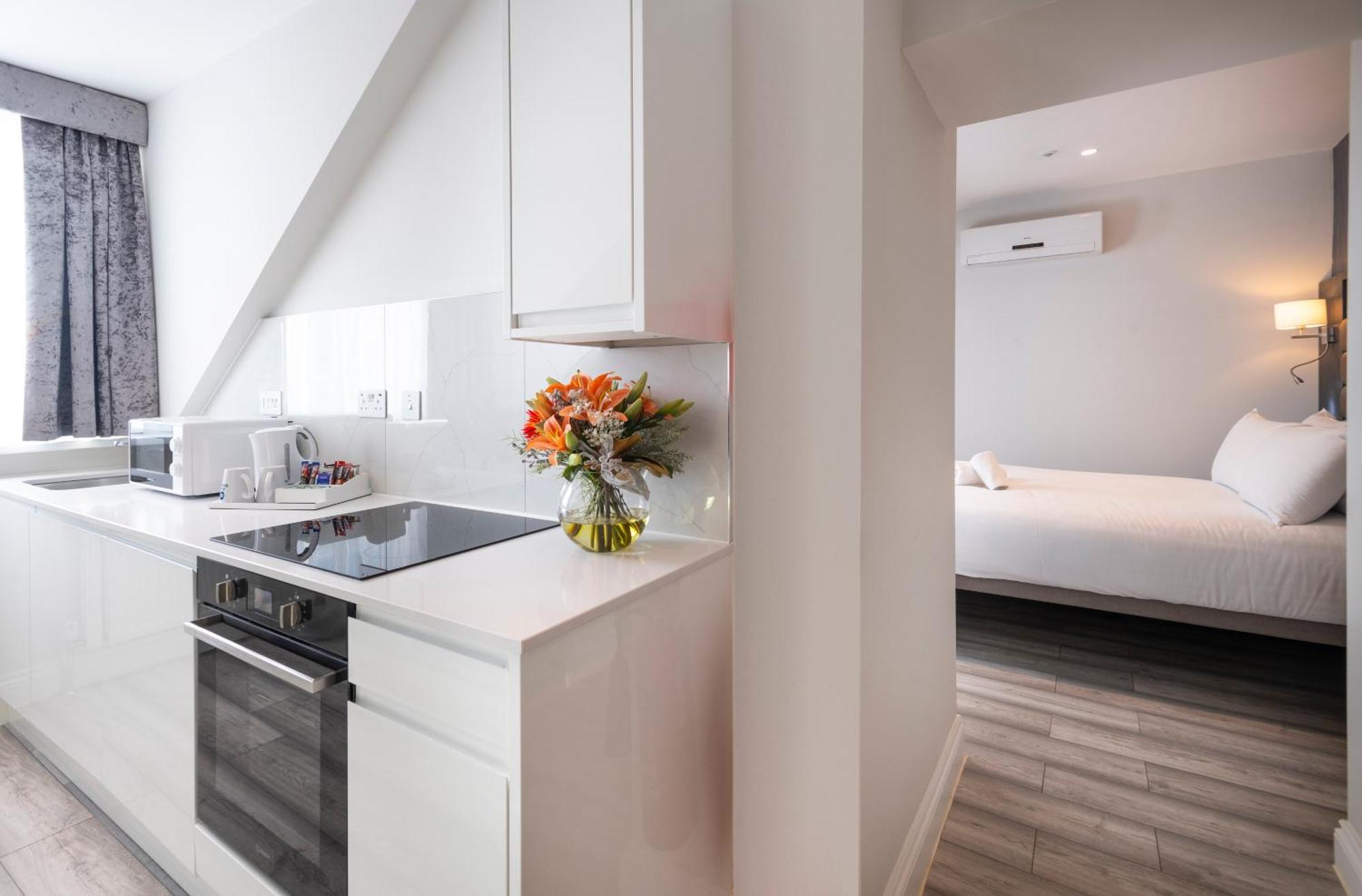 Western Chiswick Palace & 3* Londres