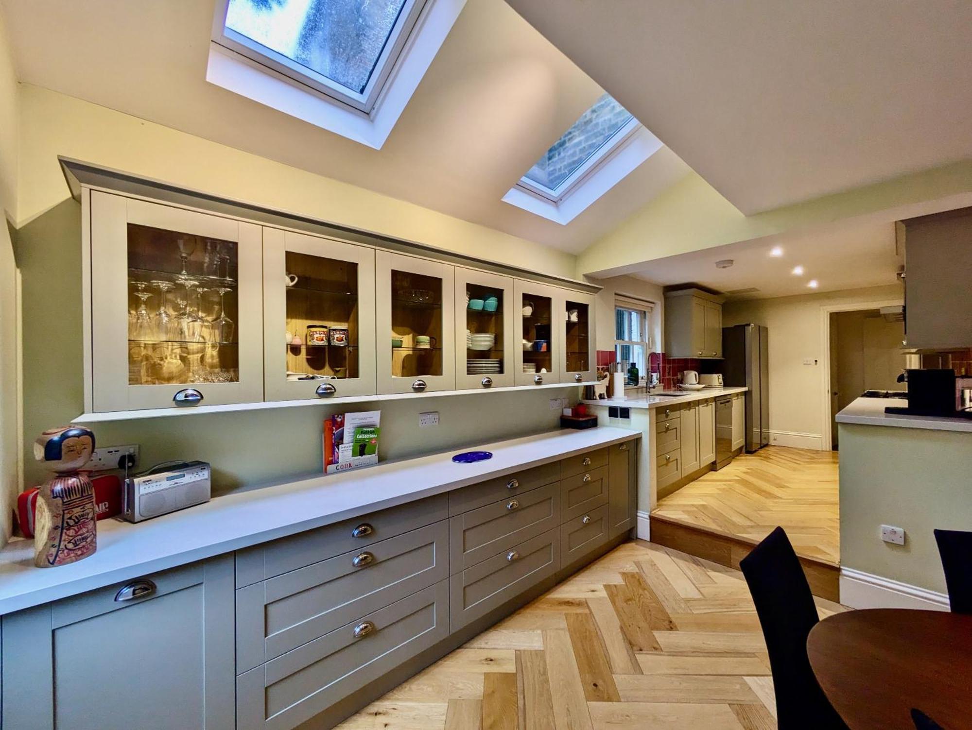 Casa de Férias Impressive 5br Family In Leafy Londres