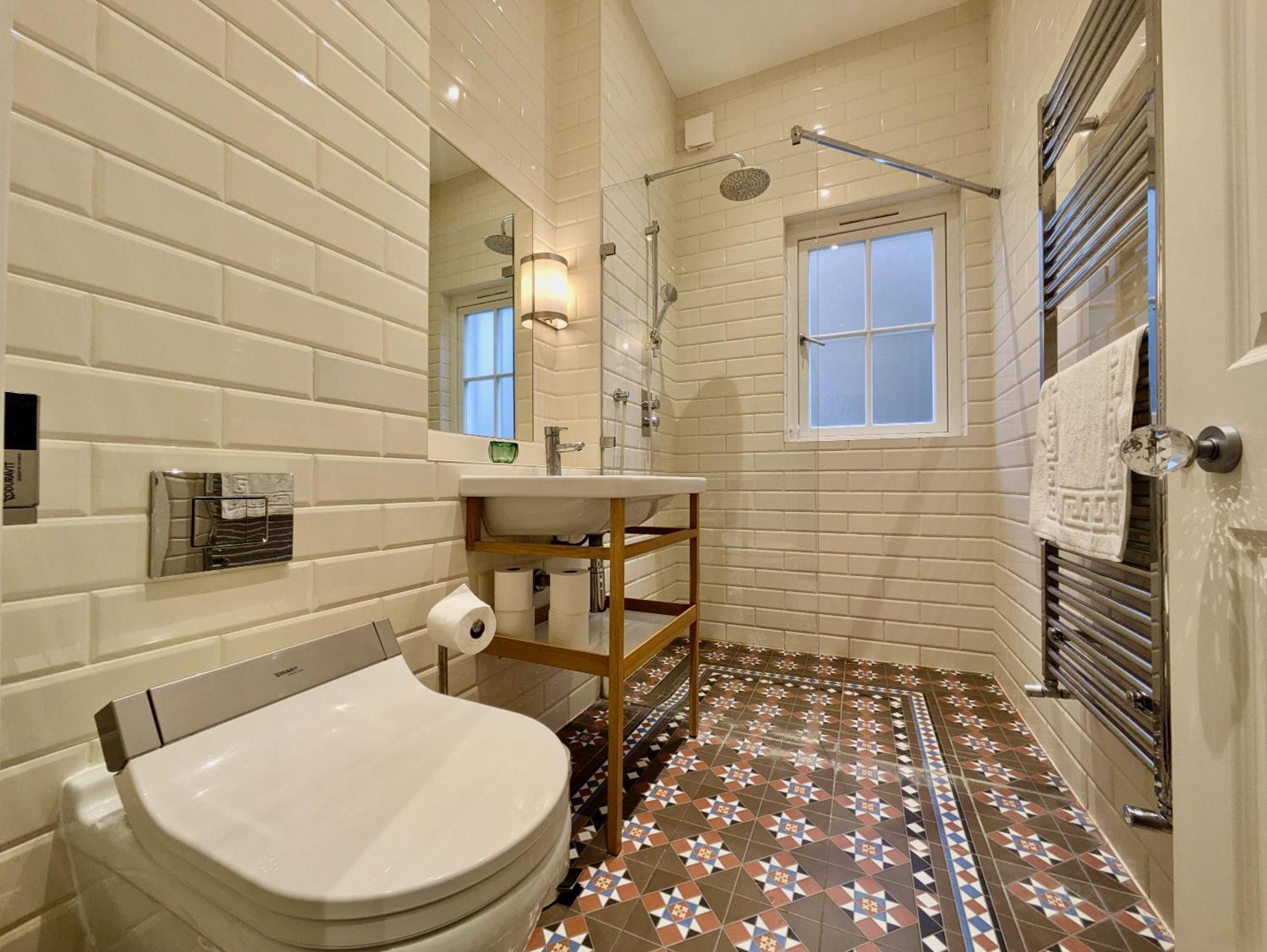 Impressive 5br Family In Leafy Casa de Férias Londres