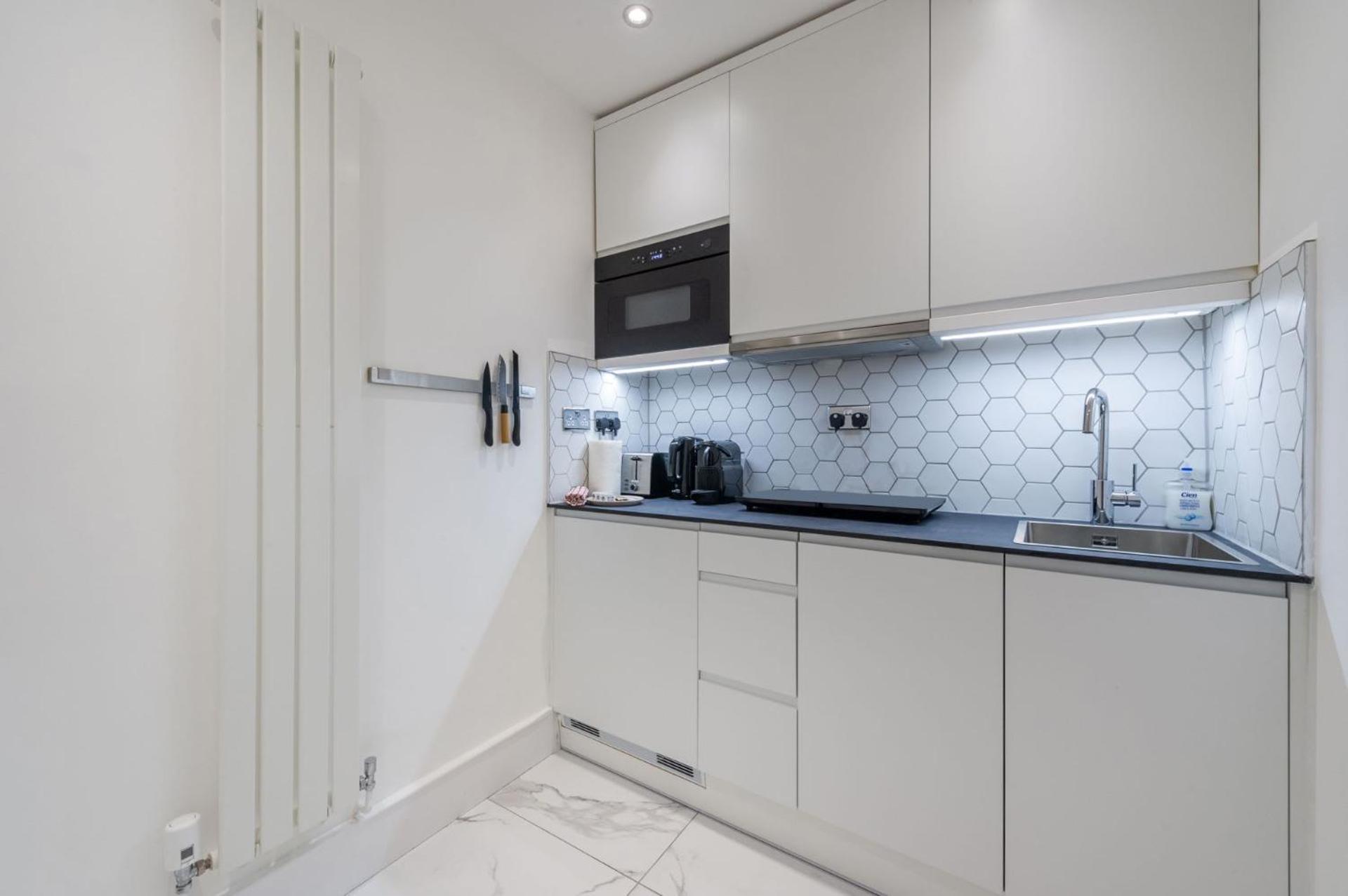 The Fairytale - Fitzrovia - By Frankie Says Apartamento
