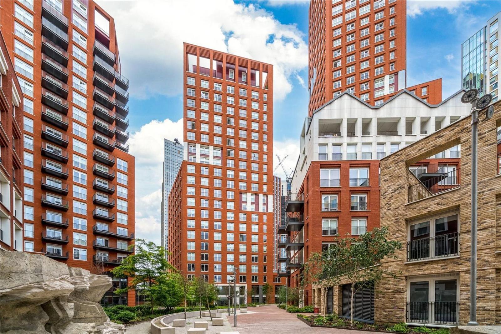 Apartment Luxury 2 Bed Vauxhall, Balcony, Sleeps 4, - Open For Business Stays, Long Stays, Families Relocating