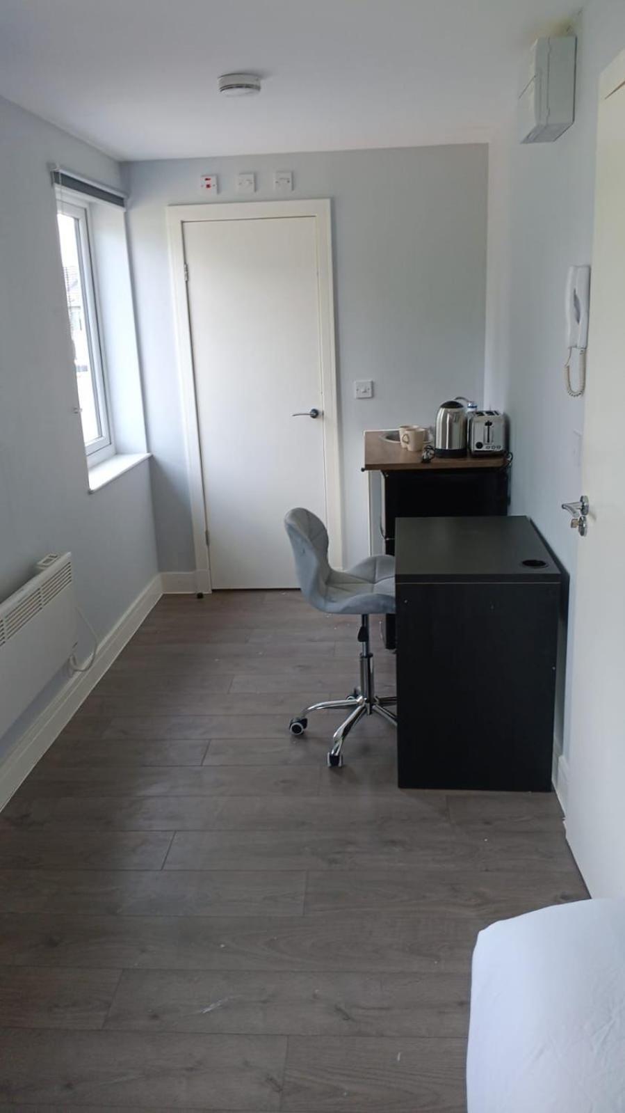 Homestay Letzi Premium Cozy Retreat Private En-suite Rooms, Wembley London