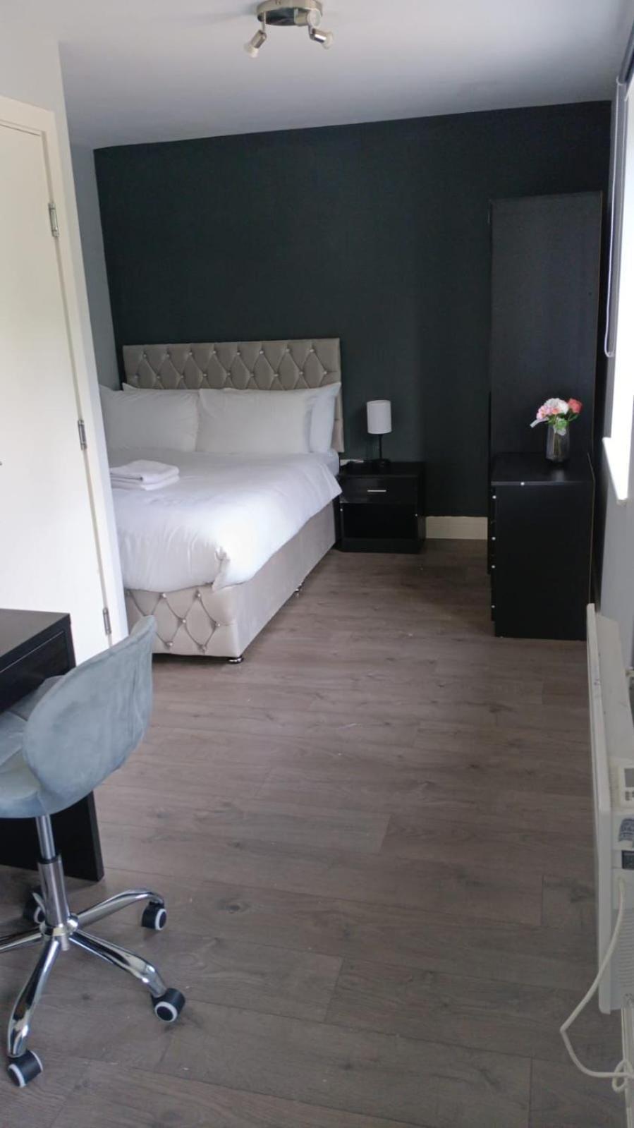 Letzi Private En-suite Near Wembley London