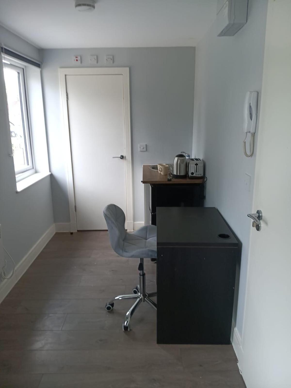 Homestay Letzi Private En-suite Near Wembley London
