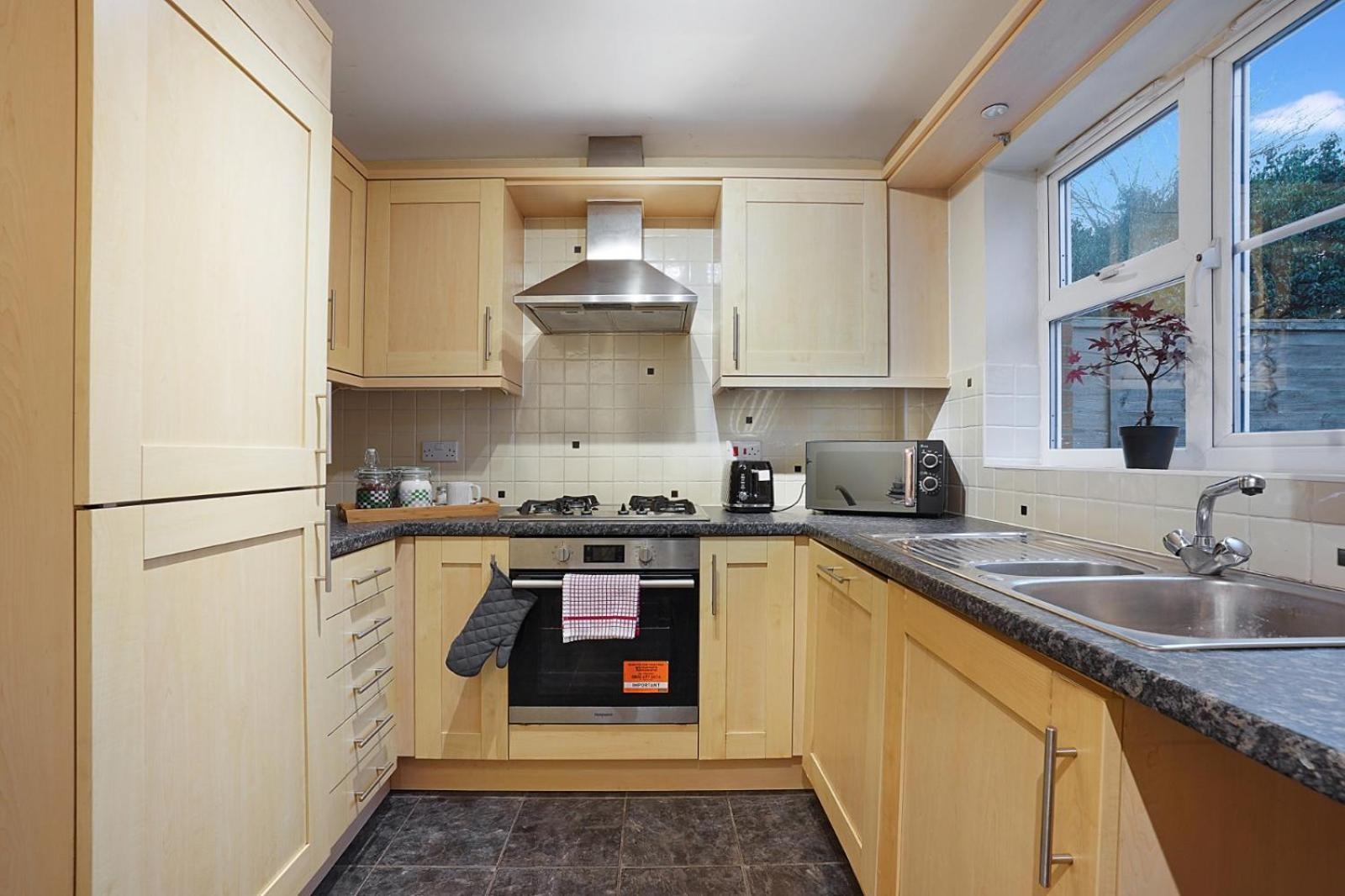 Apartamento London*stamfordhill *2br*sleeps 5*2 Tube Lines*contractors*relocation Londres