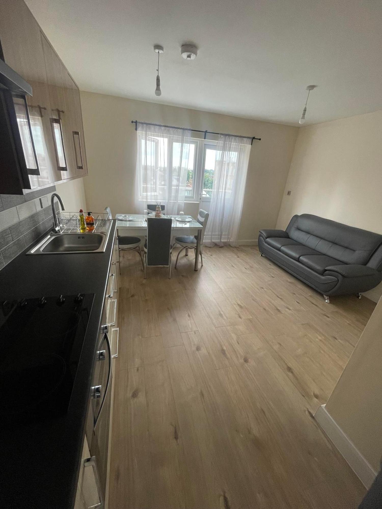 Wembley Stunning Modern *