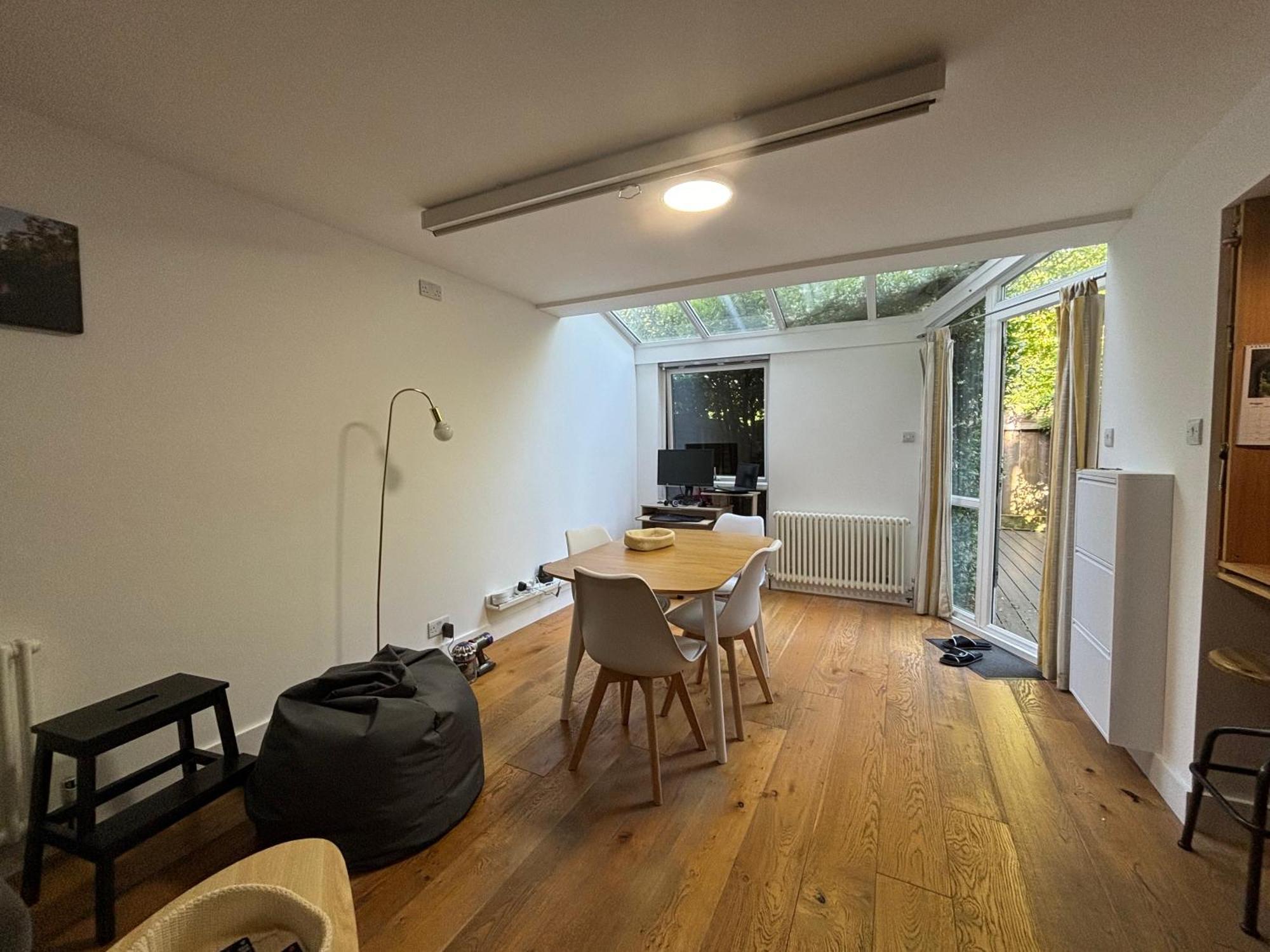 Contemporary Flat W Private Patio Fields Appartement *