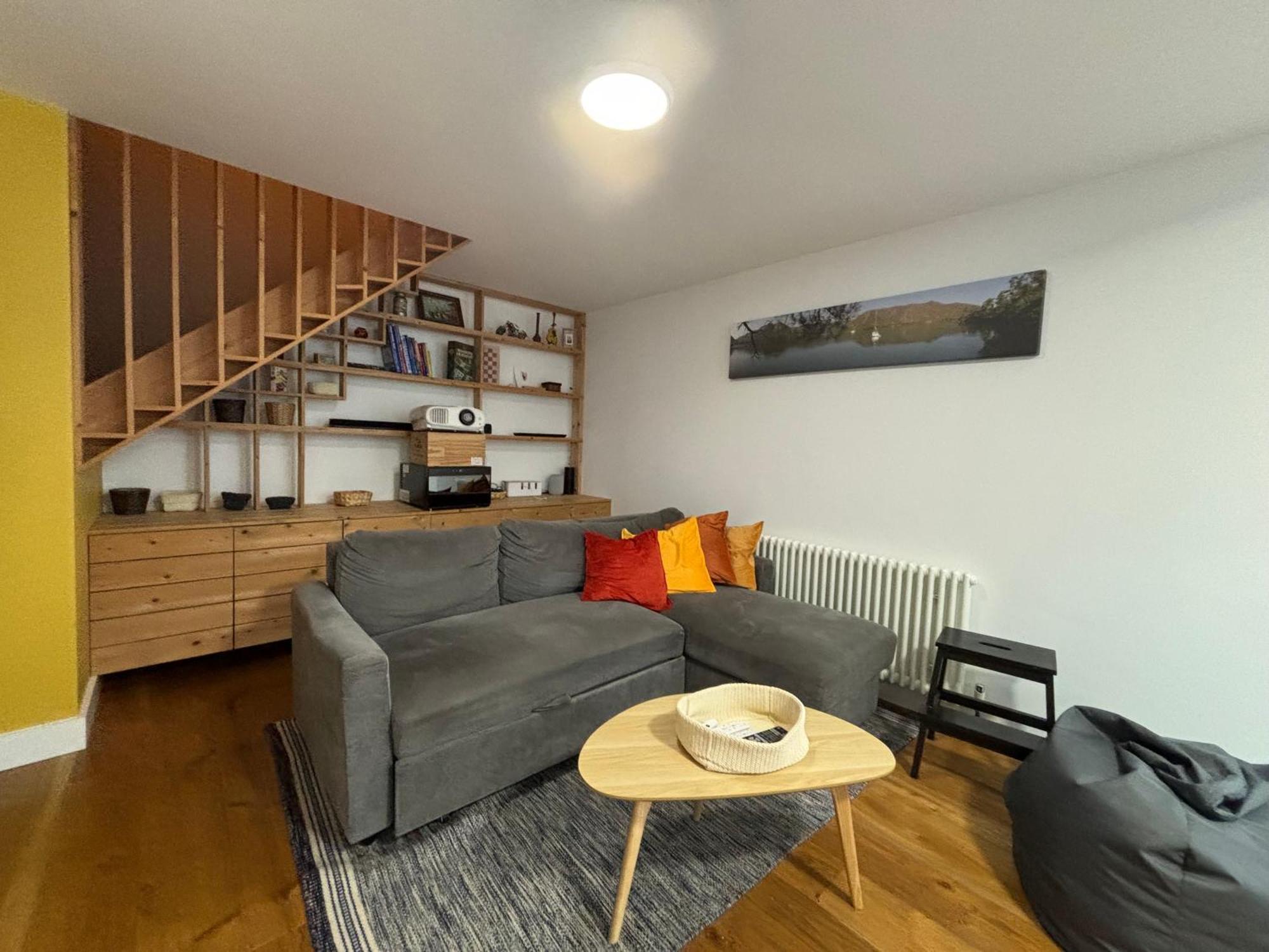 Contemporary Flat W Private Patio Fields Londres