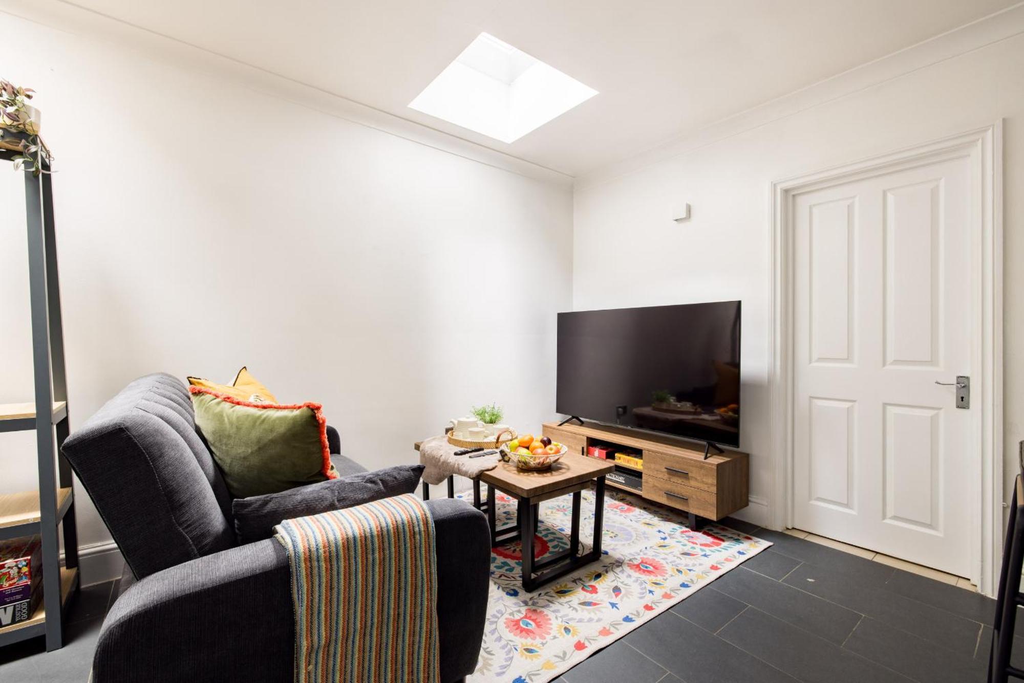 Wild Roses Serviced - Hackney