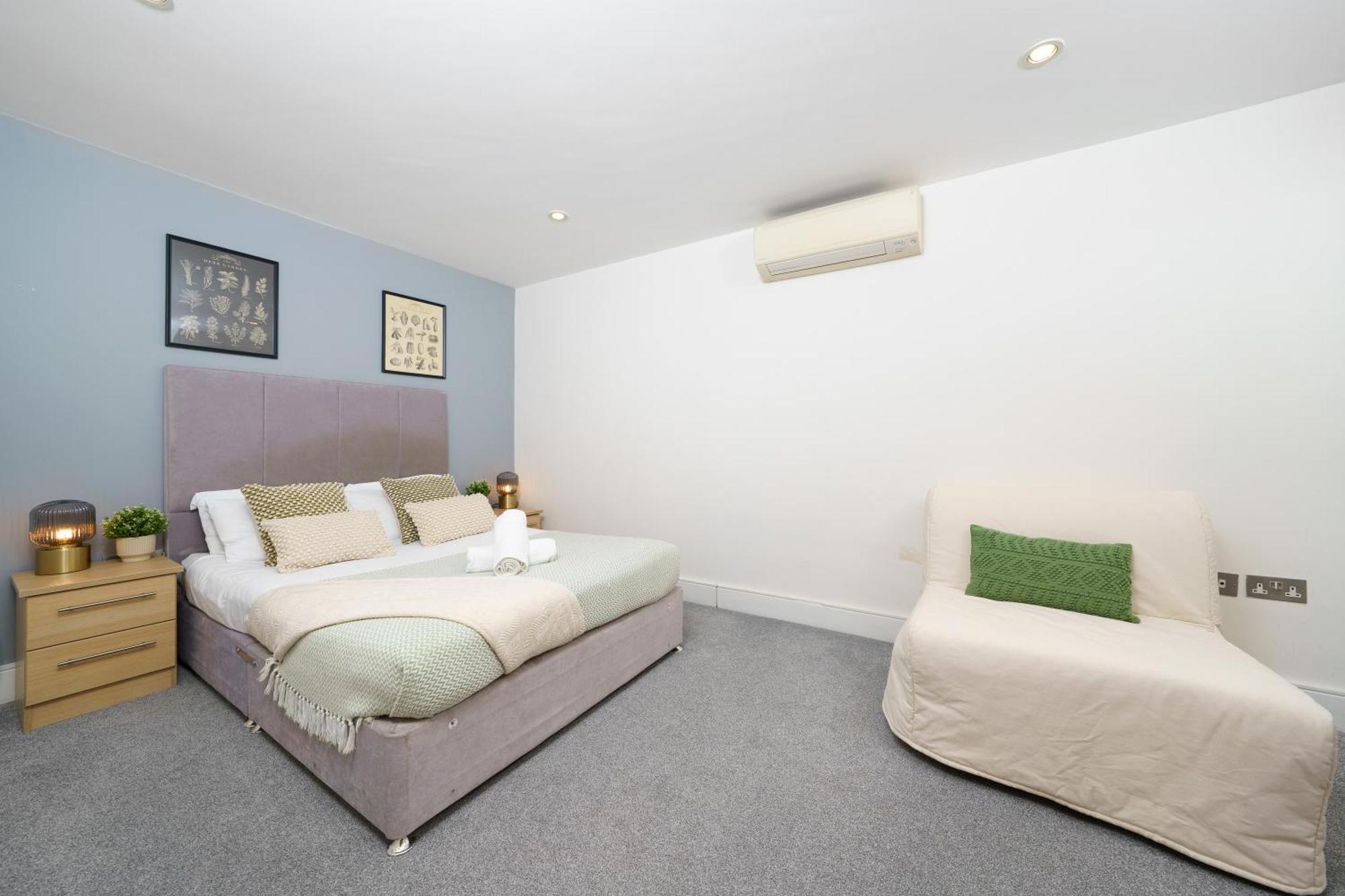 Modern 3 Bed 2 Bath Hyde Park Apartamento *