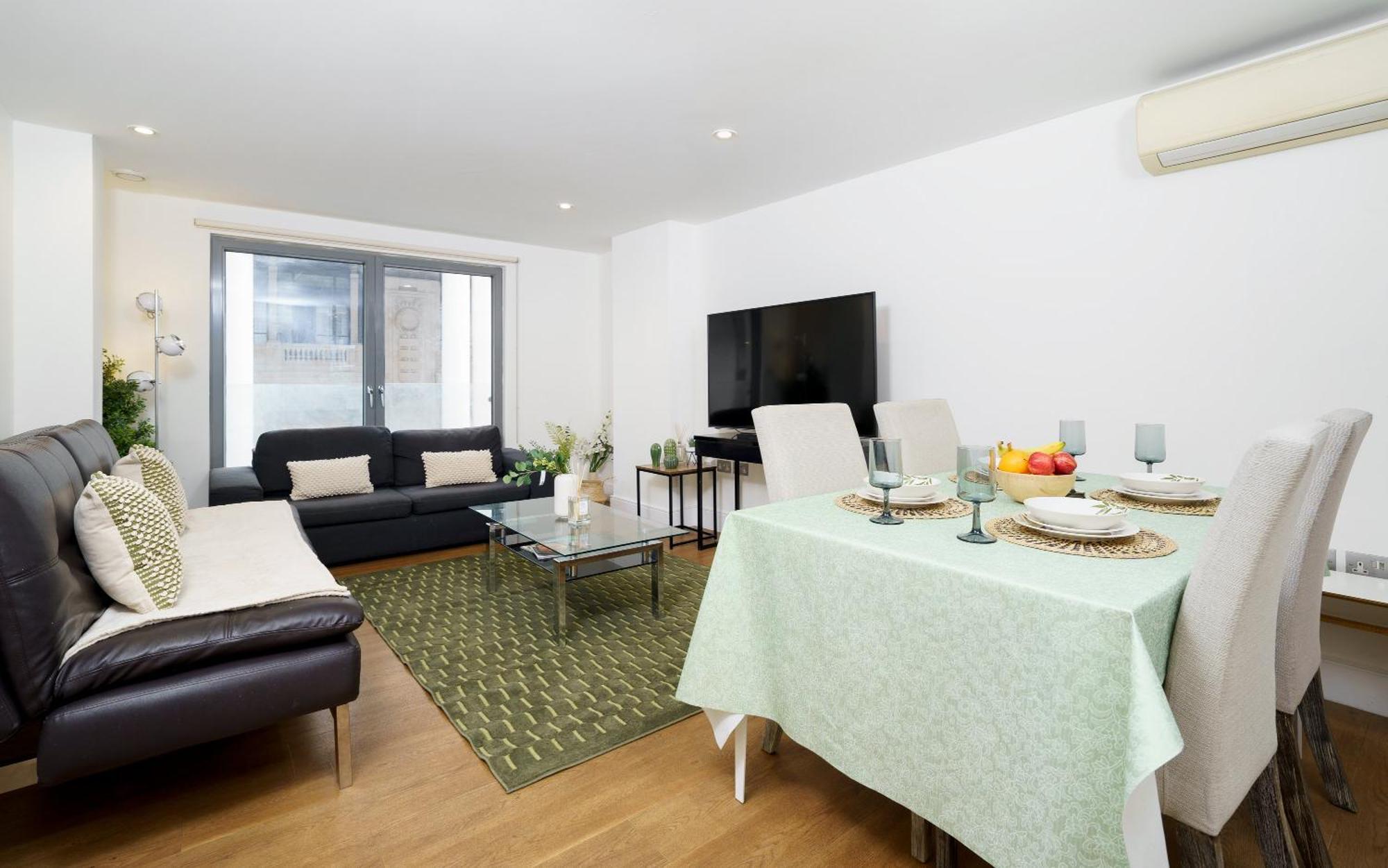 Modern 3 Bed 2 Bath Hyde Park *
