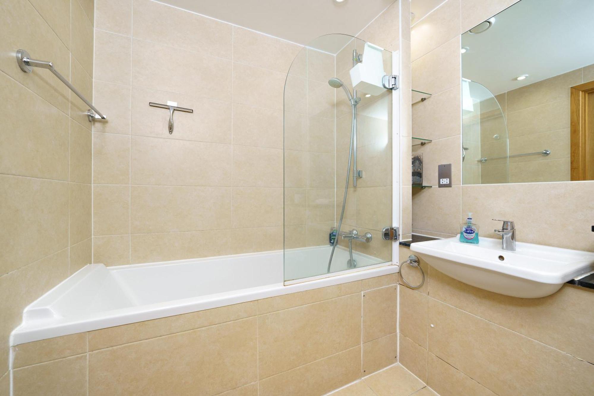 Apartment Modern 3 Bed 2 Bath Hyde Park *