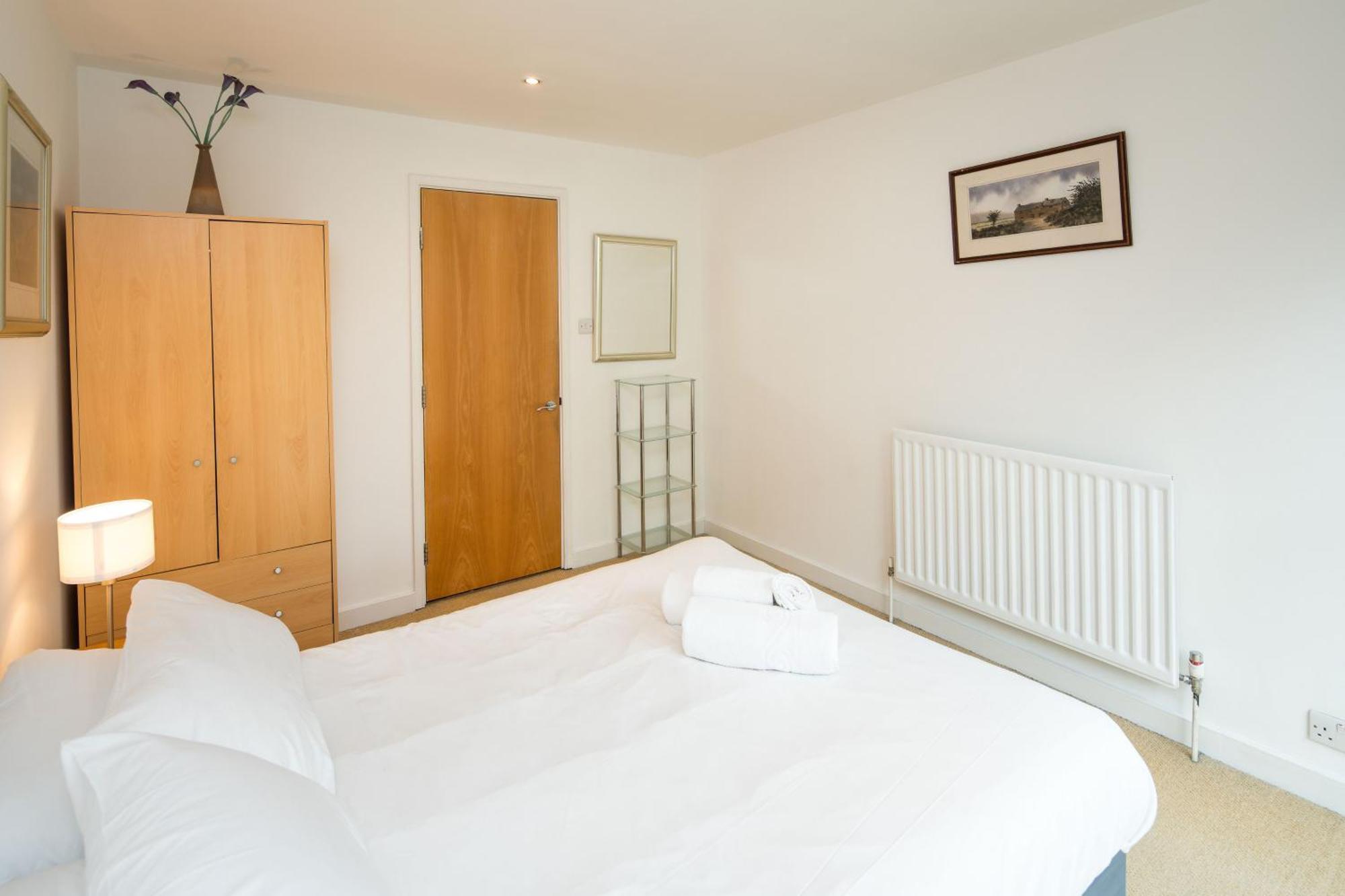 Superfast Broadband 2bd Flat Farringdon * Londen
