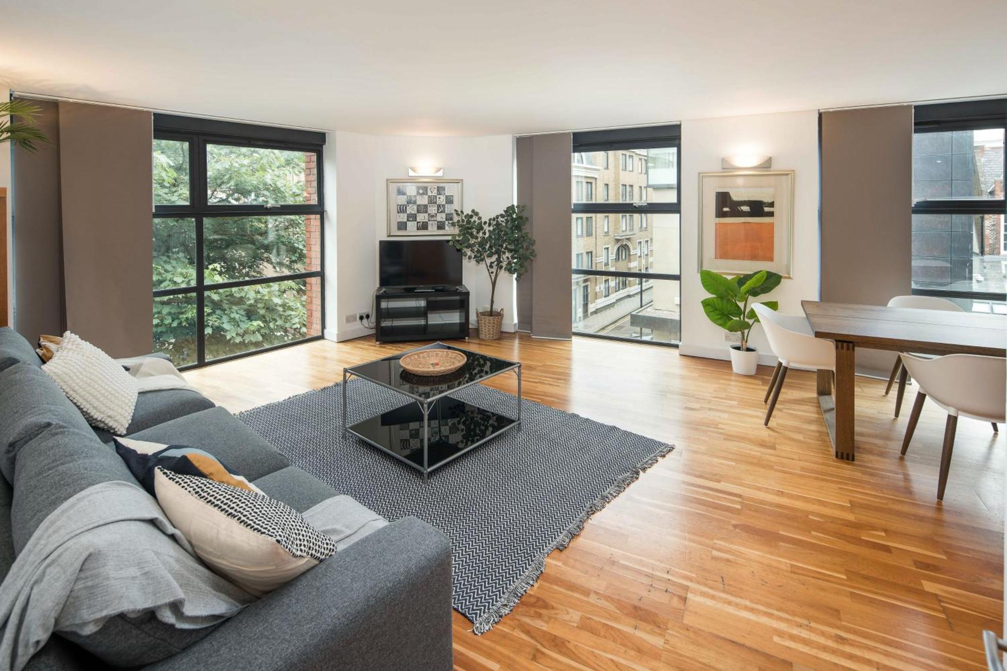 Superfast Broadband 2bd Flat Farringdon