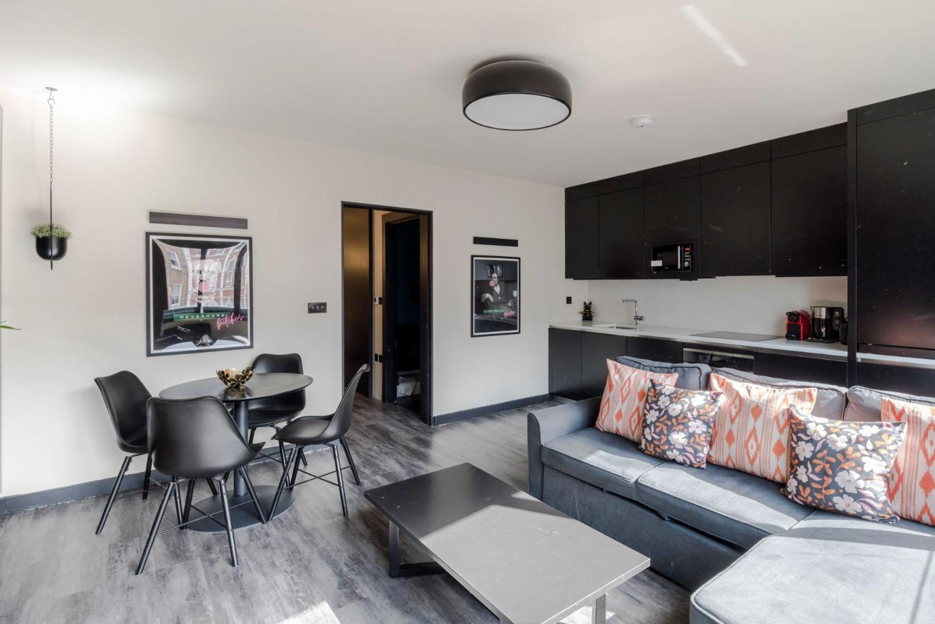 The Peaches & Cream - Soho - By Frankie Says Apartamento